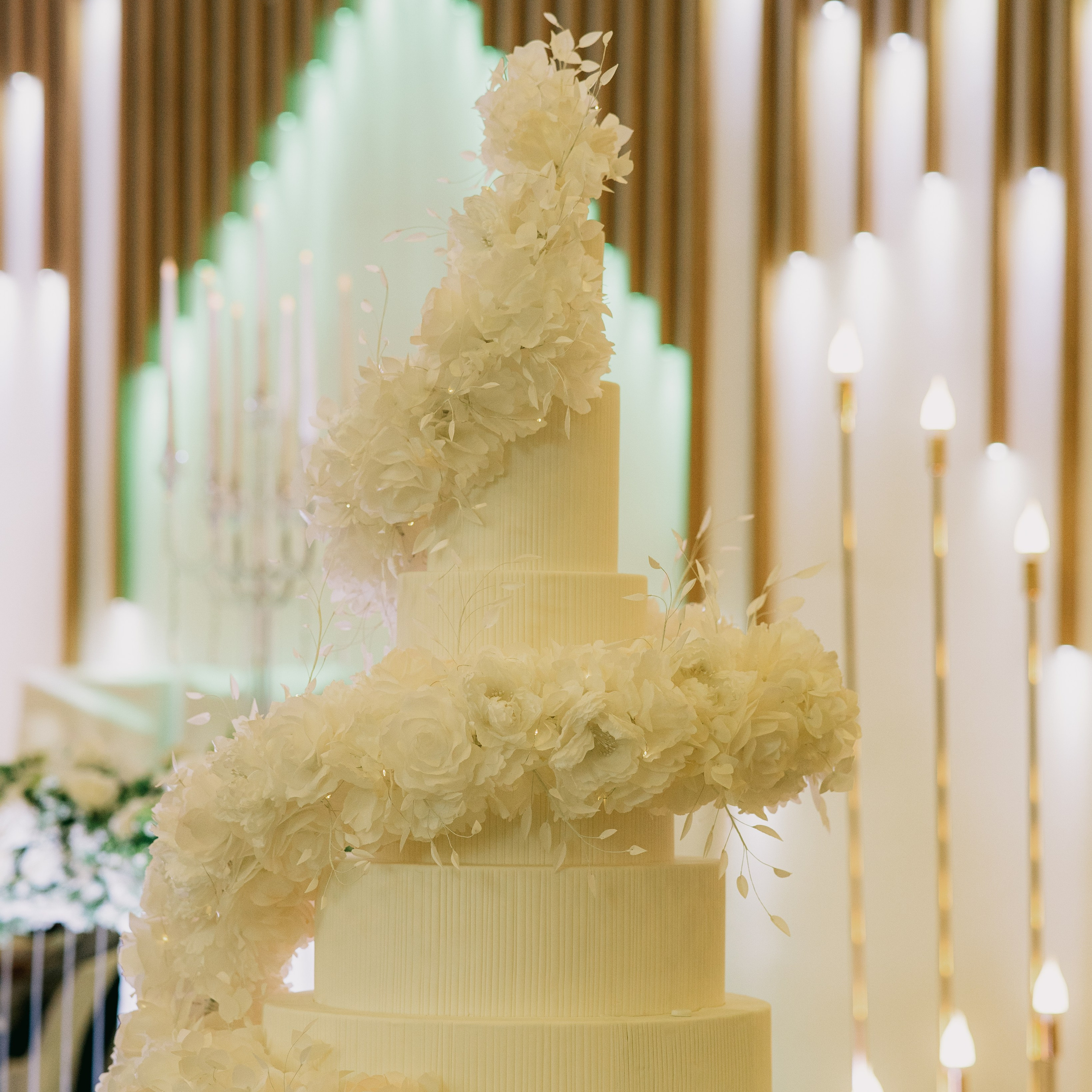 Shining lights. Lifestyle and wedding photographer in Dubai Valeria Kikvidze