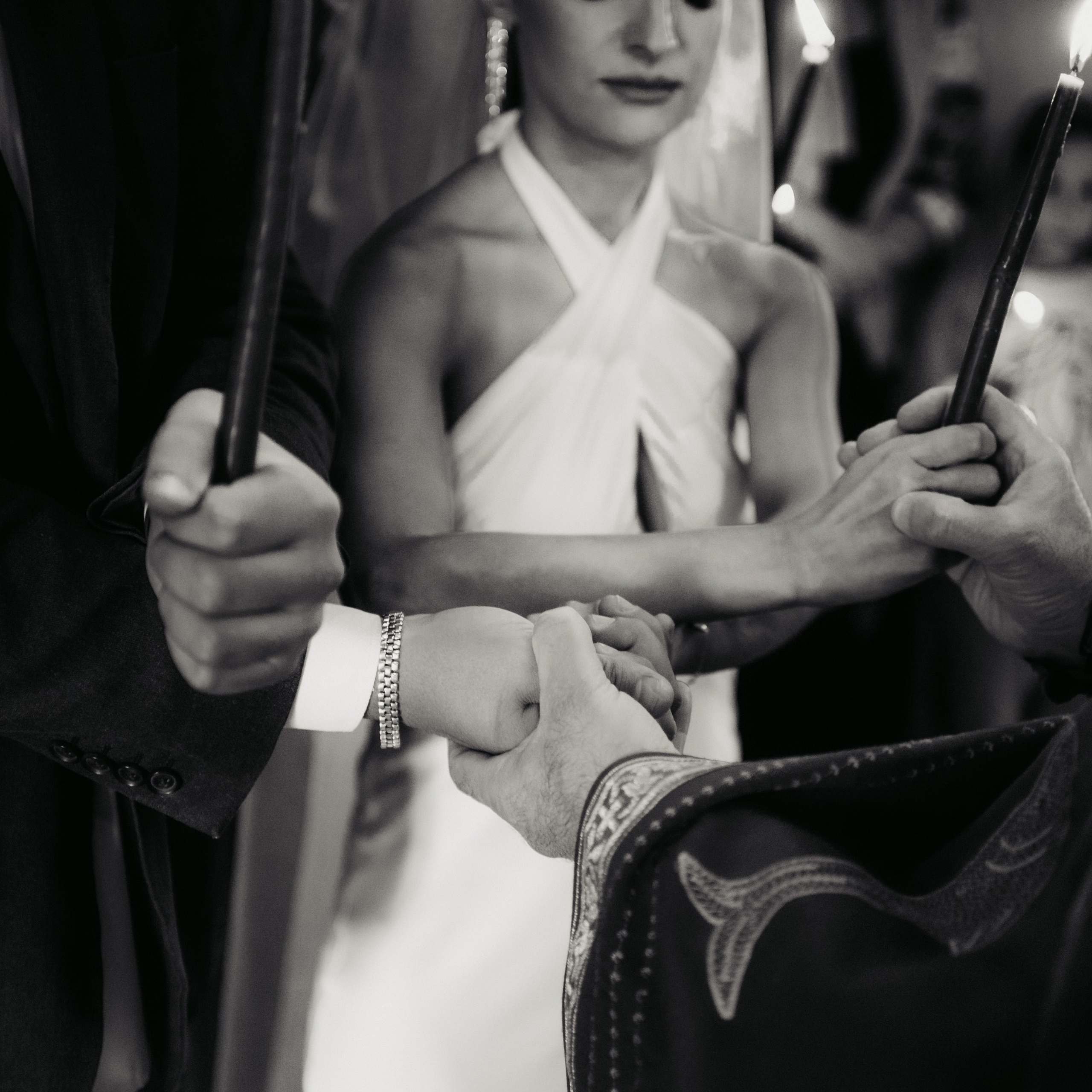 Tying the Knot. Lifestyle and wedding photographer in Dubai Valeria Kikvidze