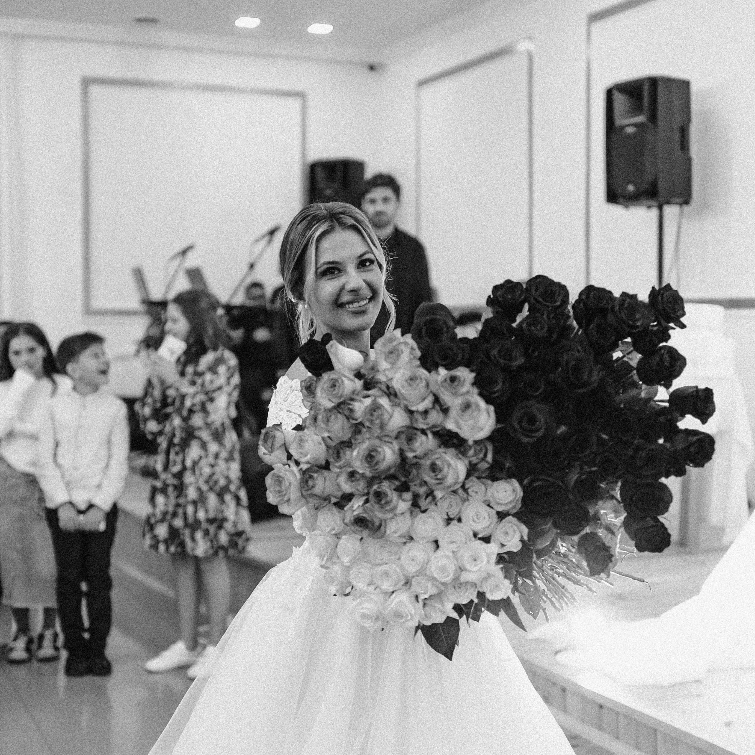 Mari B&W. Lifestyle and wedding photographer in Dubai Valeria Kikvidze
