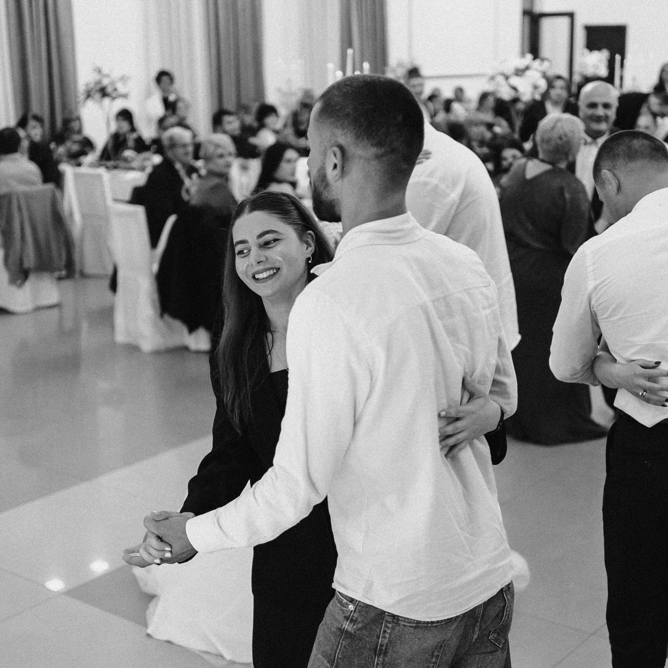 Mari B&W. Lifestyle and wedding photographer in Dubai Valeria Kikvidze