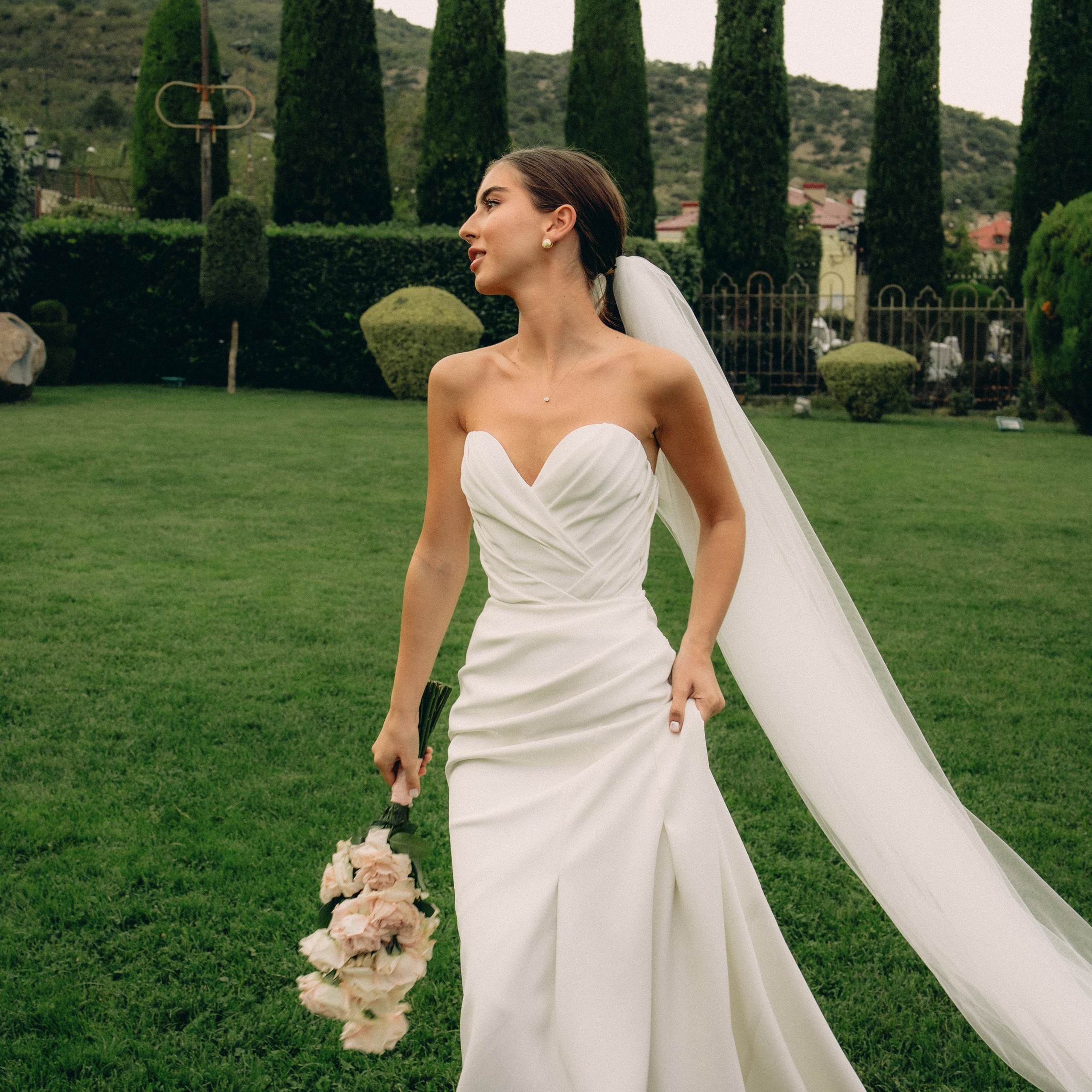 Field of love. Lifestyle and wedding photographer in Dubai Valeria Kikvidze