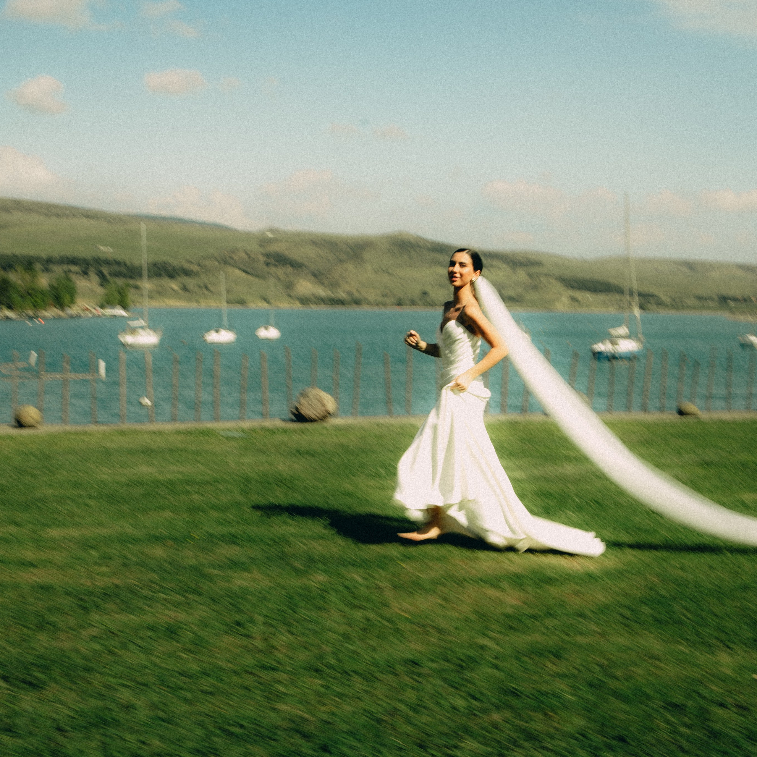 Field of love. Lifestyle and wedding photographer in Dubai Valeria Kikvidze