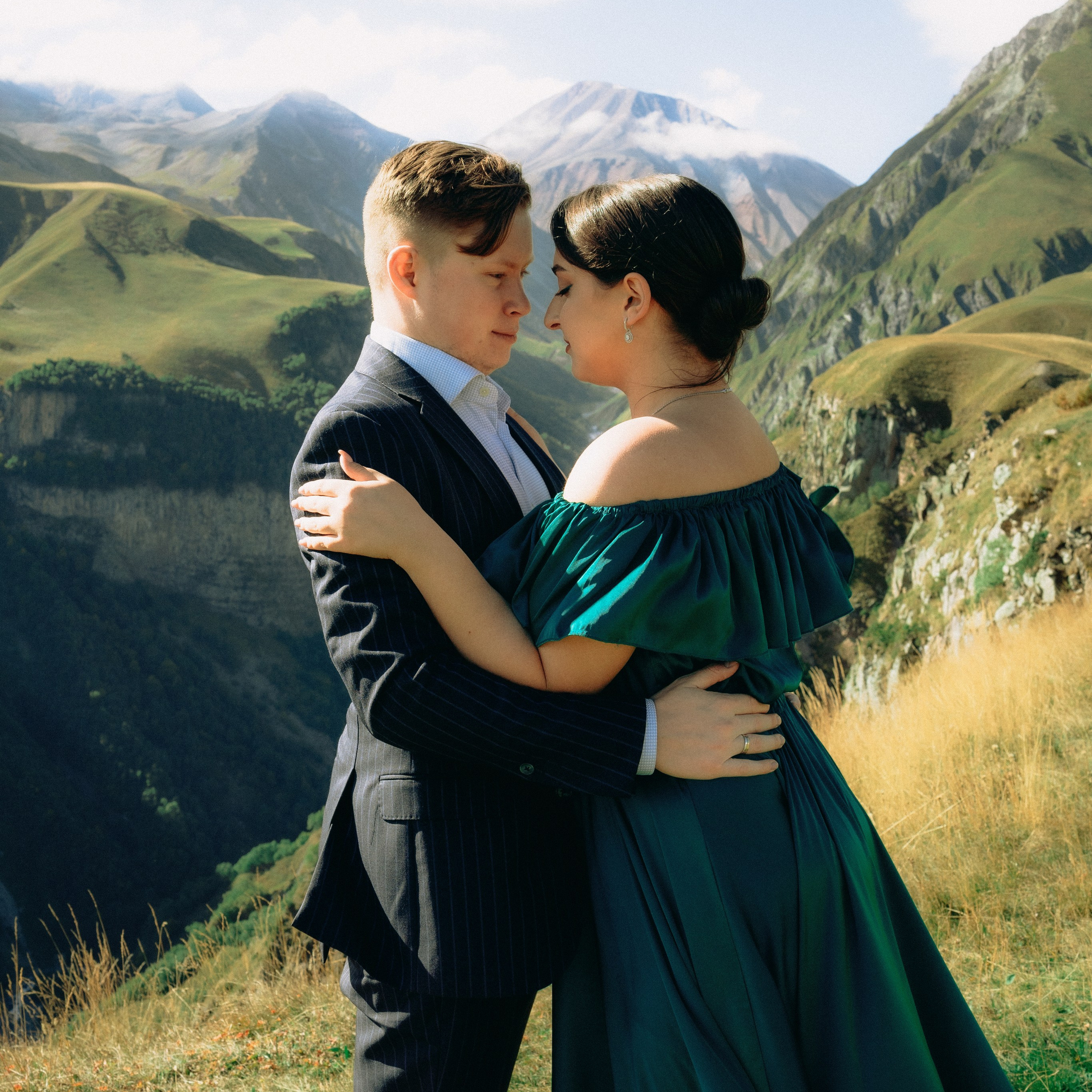 Mountain High. Lifestyle and wedding photographer in Dubai Valeria Kikvidze