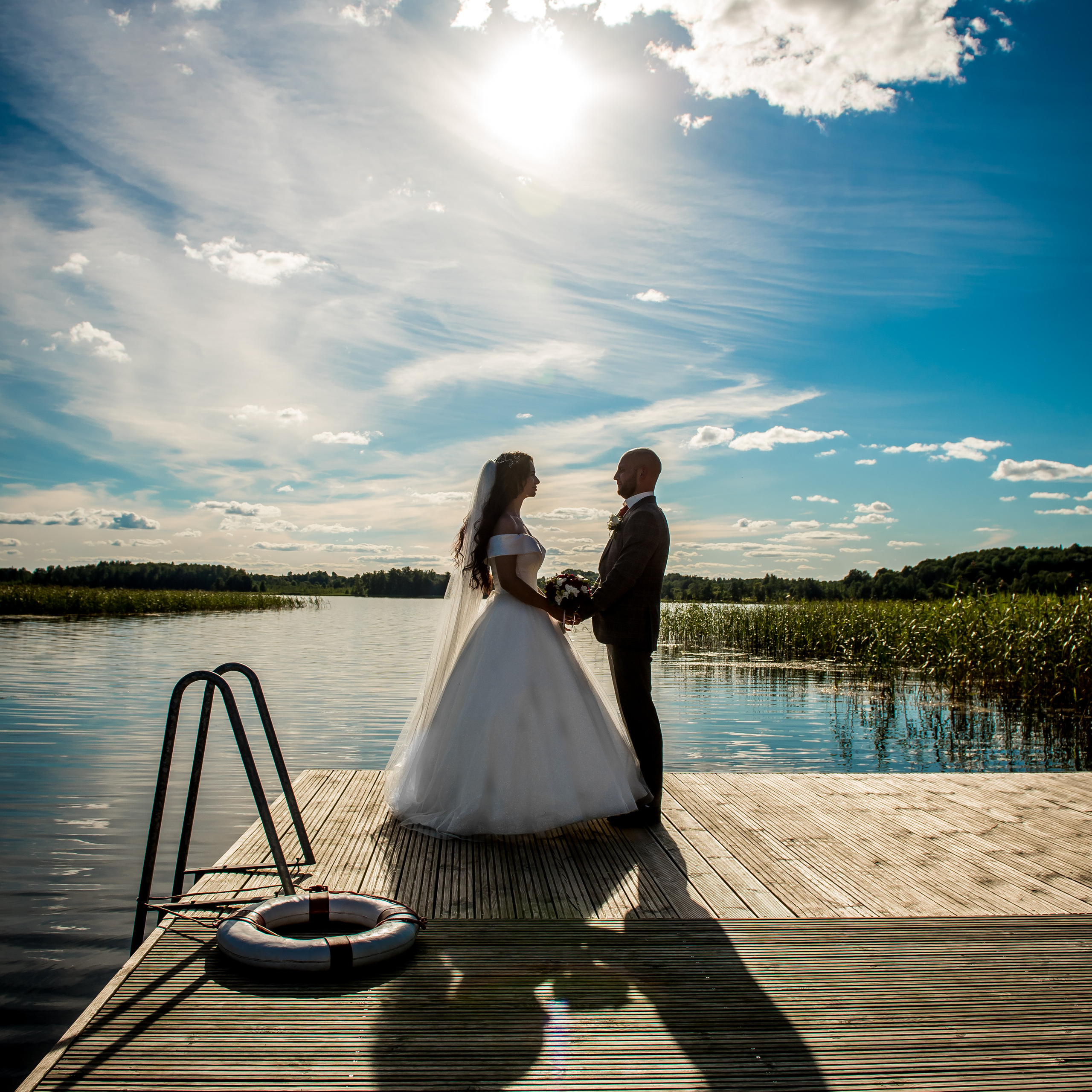 Caspar and Dana, Medumi