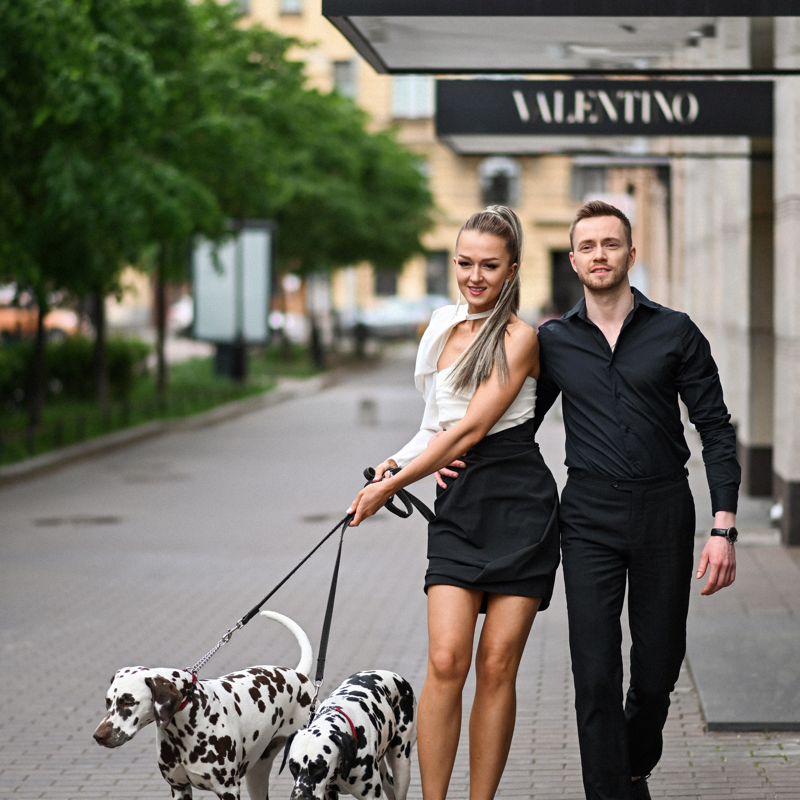 Прогулка с далматинцами