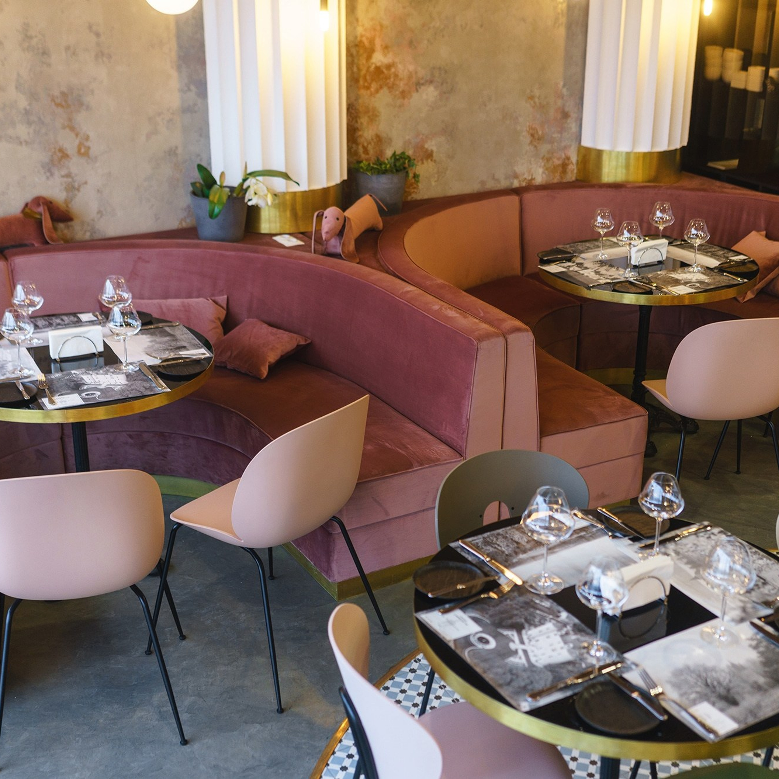 LADY GADIVA HAIR & BEAUTY SALON. Interior Design & 3D Rendering | AB Design Buro