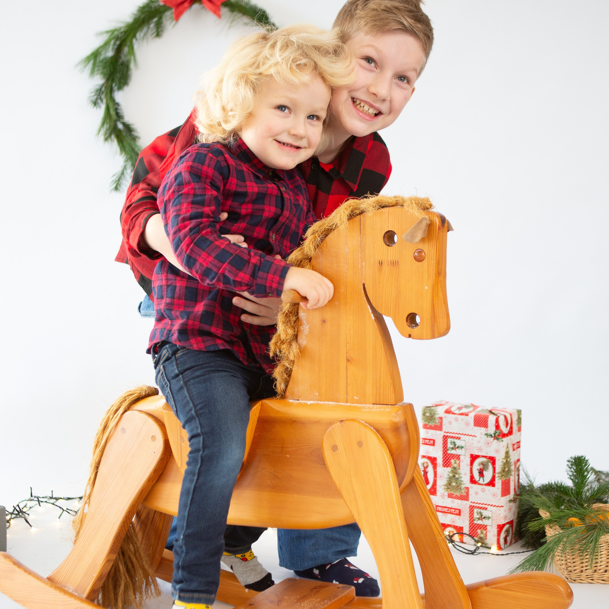 #weihnachtsfotoshooting #weihnachtsfotos #weihnachtsshooting #christmasshooting #kindershooting #weihnachtsminis #kinderfotoshooting #weihnachtsfotografie #weihnachtsaktion #kinderfotograf #kinderfotos #kinderfotografin #familienfotografie #familienfotografin #familienfotograf #familienfotos #familienfoto #familienfotoshooting #dokumentarischefamilienfotografie #natürlichefamilienfotografie #familienfotograflindau #familienfotografiemünchen #familienfotosmünchen #kinderphotography #kindergartenphotography#familienfotografwangen