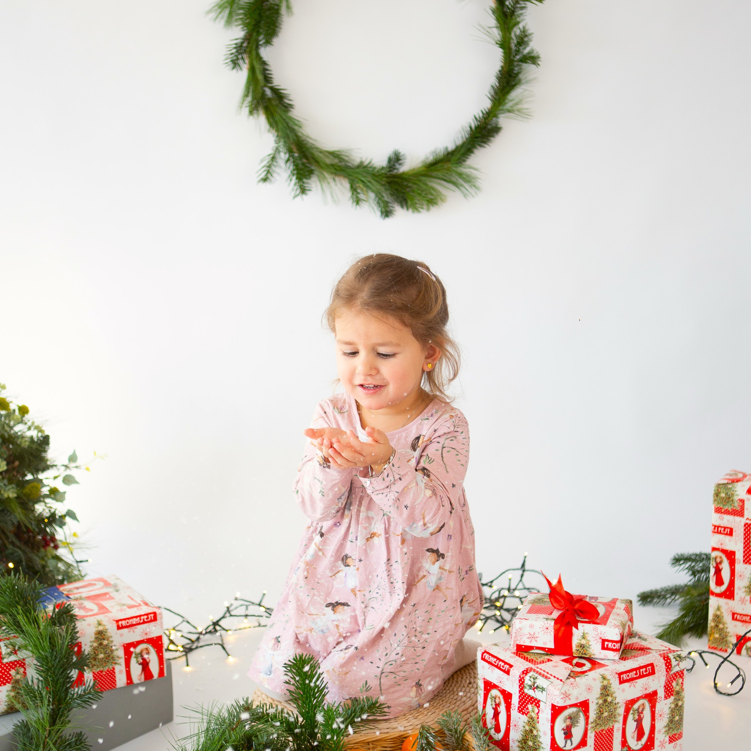 #weihnachtsfotoshooting #weihnachtsfotos #weihnachtsshooting #christmasshooting #kindershooting #weihnachtsminis #kinderfotoshooting #weihnachtsfotografie #weihnachtsaktion #kinderfotograf #kinderfotos #kinderfotografin #familienfotografie #familienfotografin #familienfotograf #familienfotos #familienfoto #familienfotoshooting #dokumentarischefamilienfotografie #natürlichefamilienfotografie #familienfotograflindau #familienfotografiemünchen #familienfotosmünchen #kinderphotography #kindergartenphotography#familienfotografwangen