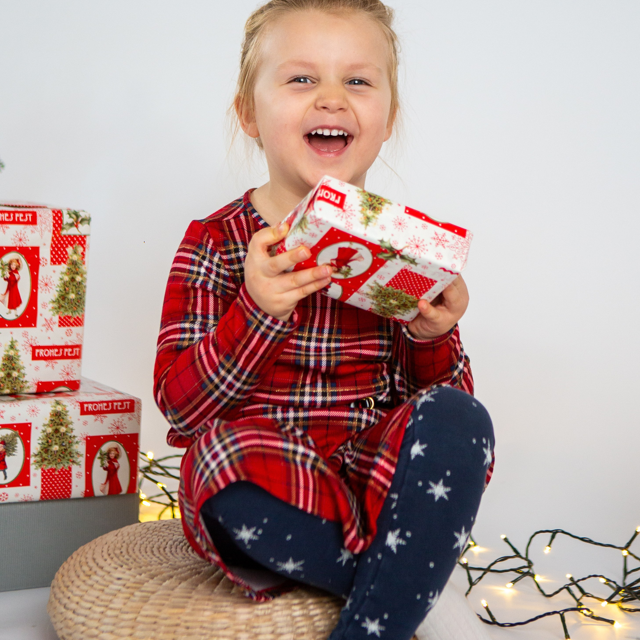 #weihnachtsfotoshooting #weihnachtsfotos #weihnachtsshooting #christmasshooting #kindershooting #weihnachtsminis #kinderfotoshooting #weihnachtsfotografie #weihnachtsaktion #kinderfotograf #kinderfotos #kinderfotografin #familienfotografie #familienfotografin #familienfotograf #familienfotos #familienfoto #familienfotoshooting #dokumentarischefamilienfotografie #natürlichefamilienfotografie #familienfotograflindau #familienfotografiemünchen #familienfotosmünchen #kinderphotography #kindergartenphotography#familienfotografwangen