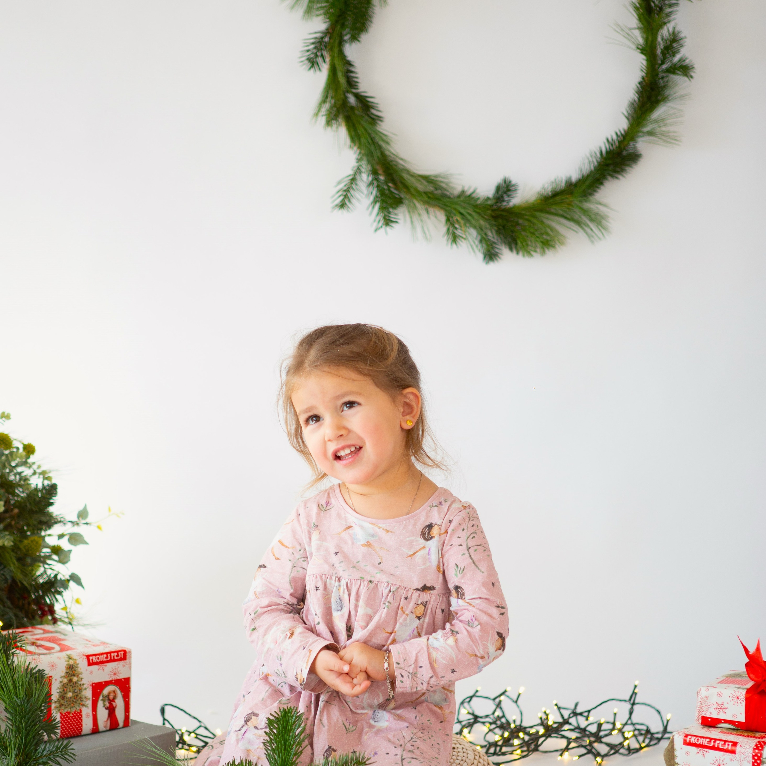 #weihnachtsfotoshooting #weihnachtsfotos #weihnachtsshooting #christmasshooting #kindershooting #weihnachtsminis #kinderfotoshooting #weihnachtsfotografie #weihnachtsaktion #kinderfotograf #kinderfotos #kinderfotografin #familienfotografie #familienfotografin #familienfotograf #familienfotos #familienfoto #familienfotoshooting #dokumentarischefamilienfotografie #natürlichefamilienfotografie #familienfotograflindau #familienfotografiemünchen #familienfotosmünchen #kinderphotography #kindergartenphotography#familienfotografwangen