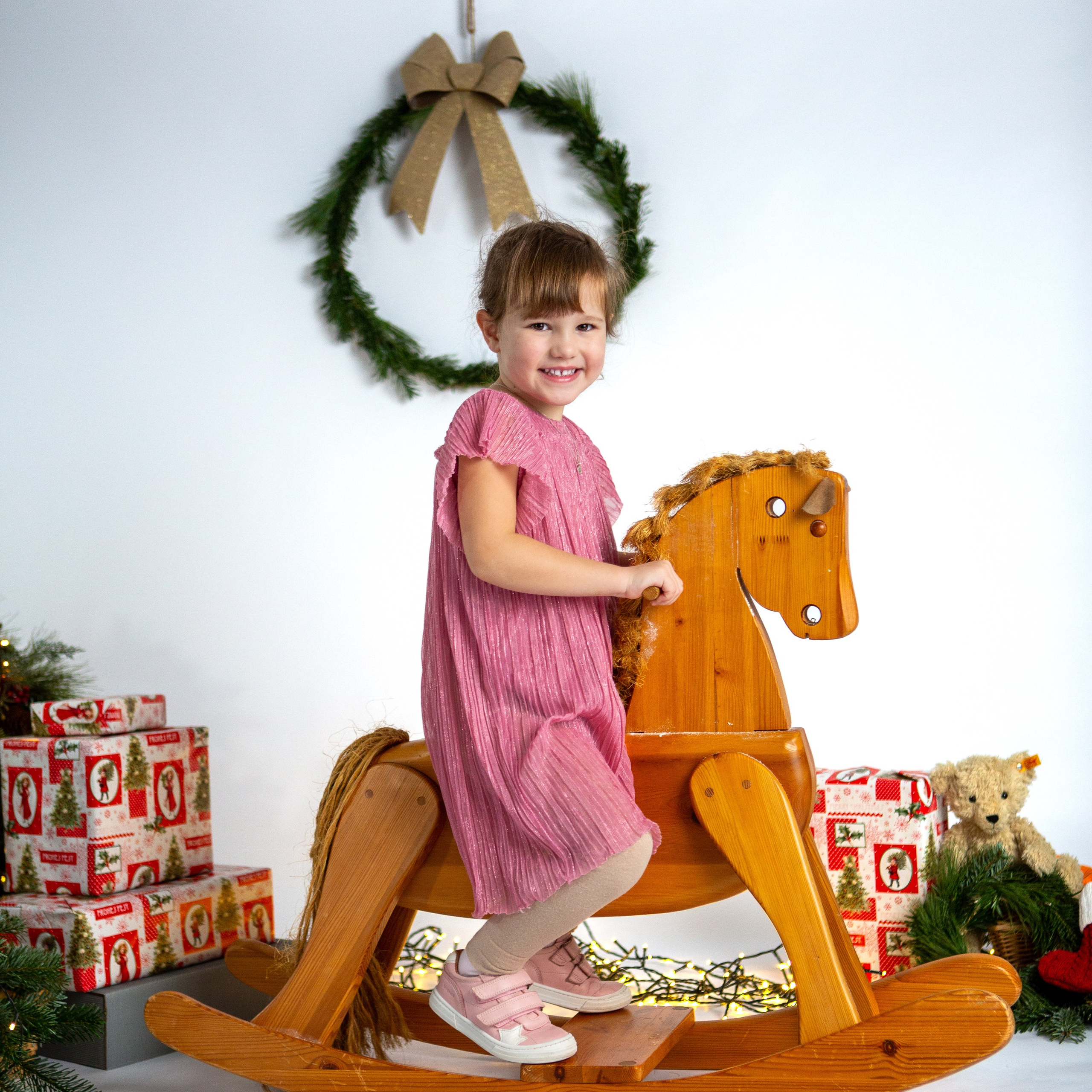 #weihnachtsfotoshooting #weihnachtsfotos #weihnachtsshooting #christmasshooting #kindershooting #weihnachtsminis #kinderfotoshooting #weihnachtsfotografie #weihnachtsaktion #kinderfotograf #kinderfotos #kinderfotografin #familienfotografie #familienfotografin #familienfotograf #familienfotos #familienfoto #familienfotoshooting #dokumentarischefamilienfotografie #natürlichefamilienfotografie #familienfotograflindau #familienfotografiemünchen #familienfotosmünchen #kinderphotography #kindergartenphotography#familienfotografwangen