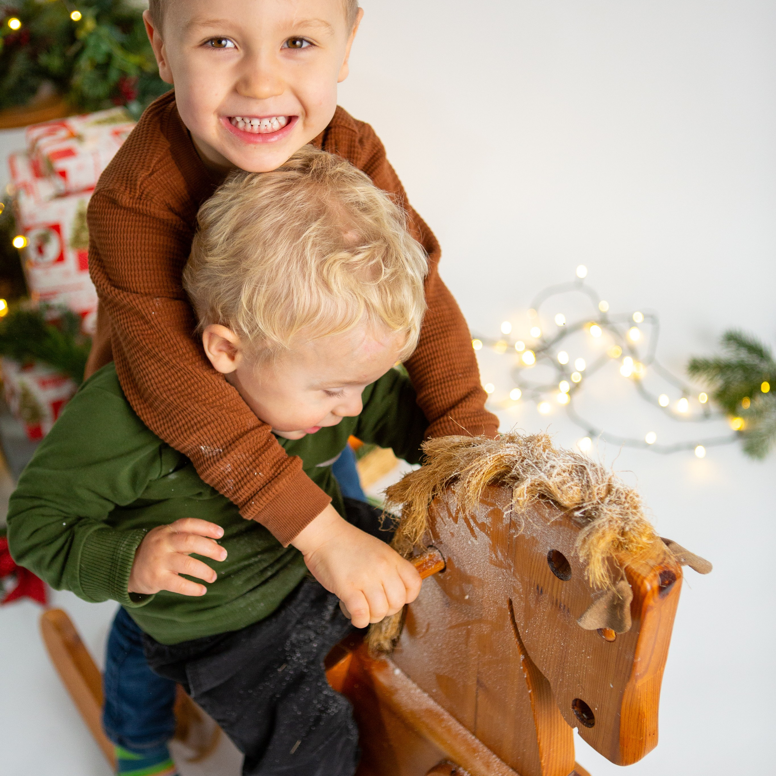 #weihnachtsfotoshooting #weihnachtsfotos #weihnachtsshooting #christmasshooting #kindershooting #weihnachtsminis #kinderfotoshooting #weihnachtsfotografie #weihnachtsaktion #kinderfotograf #kinderfotos #kinderfotografin #familienfotografie #familienfotografin #familienfotograf #familienfotos #familienfoto #familienfotoshooting #dokumentarischefamilienfotografie #natürlichefamilienfotografie #familienfotograflindau #familienfotografiemünchen #familienfotosmünchen #kinderphotography #kindergartenphotography#familienfotografwangen