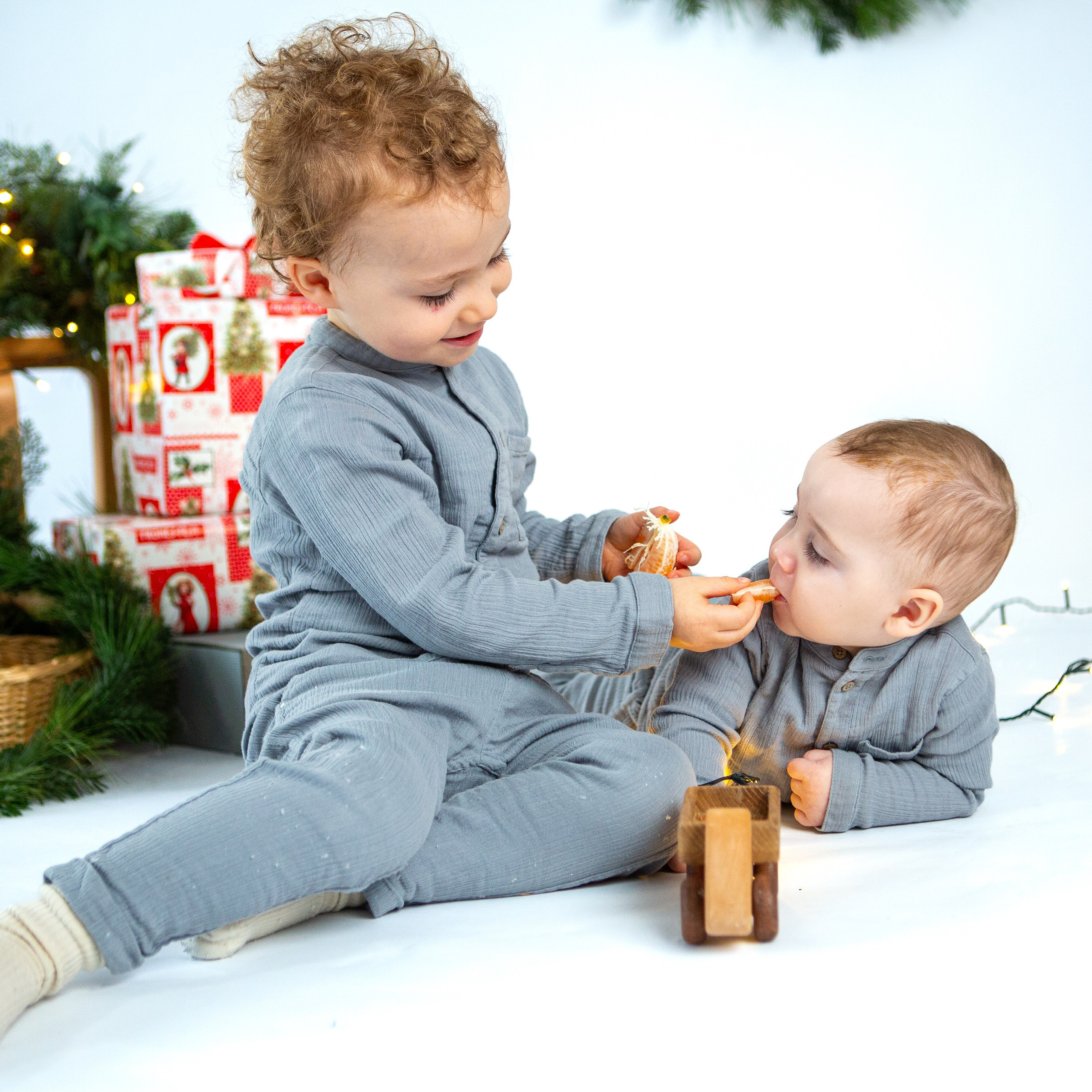 #weihnachtsfotoshooting #weihnachtsfotos #weihnachtsshooting #christmasshooting #kindershooting #weihnachtsminis #kinderfotoshooting #weihnachtsfotografie #weihnachtsaktion #kinderfotograf #kinderfotos #kinderfotografin #familienfotografie #familienfotografin #familienfotograf #familienfotos #familienfoto #familienfotoshooting #dokumentarischefamilienfotografie #natürlichefamilienfotografie #familienfotograflindau #familienfotografiemünchen #familienfotosmünchen #kinderphotography #kindergartenphotography#familienfotografwangen