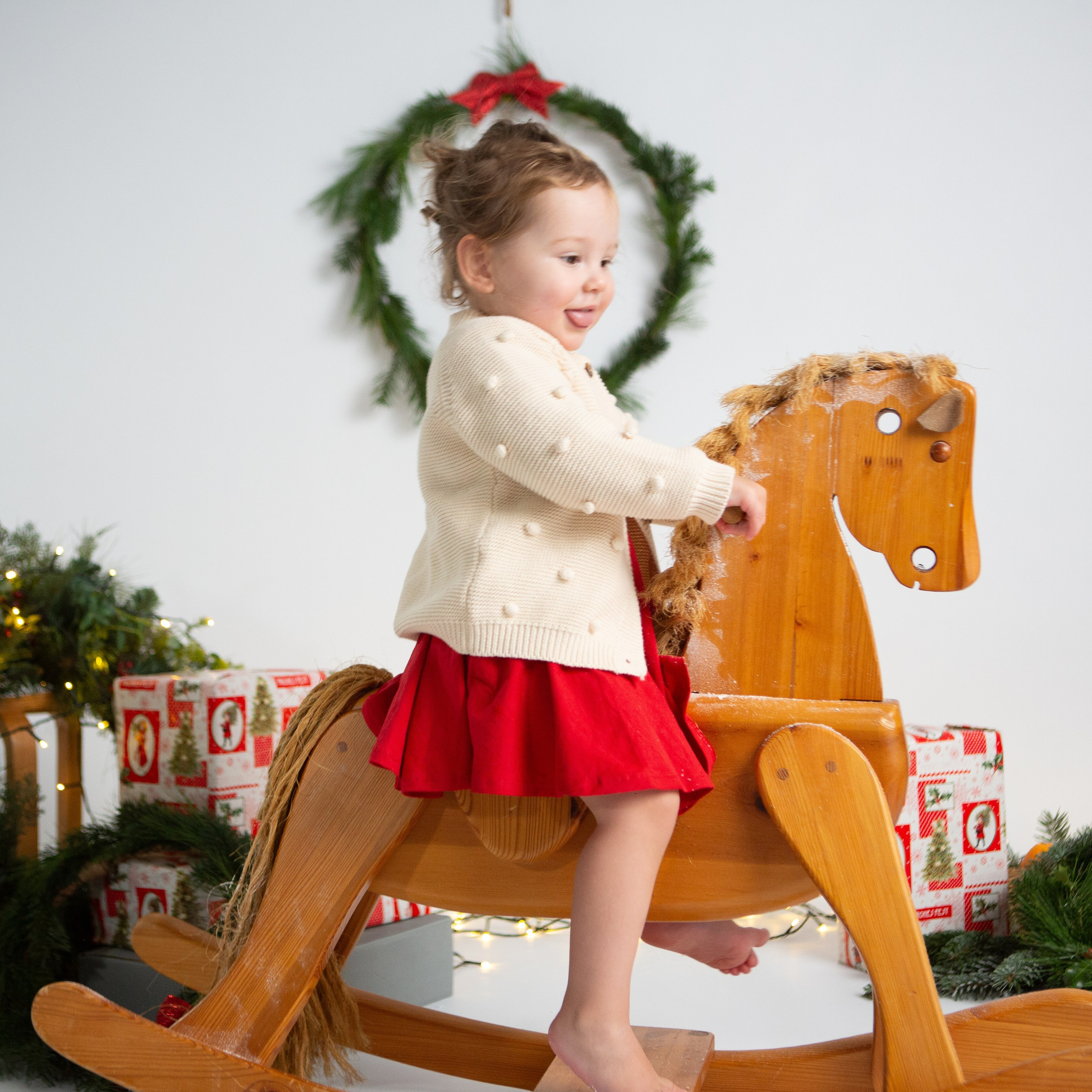 #weihnachtsfotoshooting #weihnachtsfotos #weihnachtsshooting #christmasshooting #kindershooting #weihnachtsminis #kinderfotoshooting #weihnachtsfotografie #weihnachtsaktion #kinderfotograf #kinderfotos #kinderfotografin #familienfotografie #familienfotografin #familienfotograf #familienfotos #familienfoto #familienfotoshooting #dokumentarischefamilienfotografie #natürlichefamilienfotografie #familienfotograflindau #familienfotografiemünchen #familienfotosmünchen #kinderphotography #kindergartenphotography#familienfotografwangen