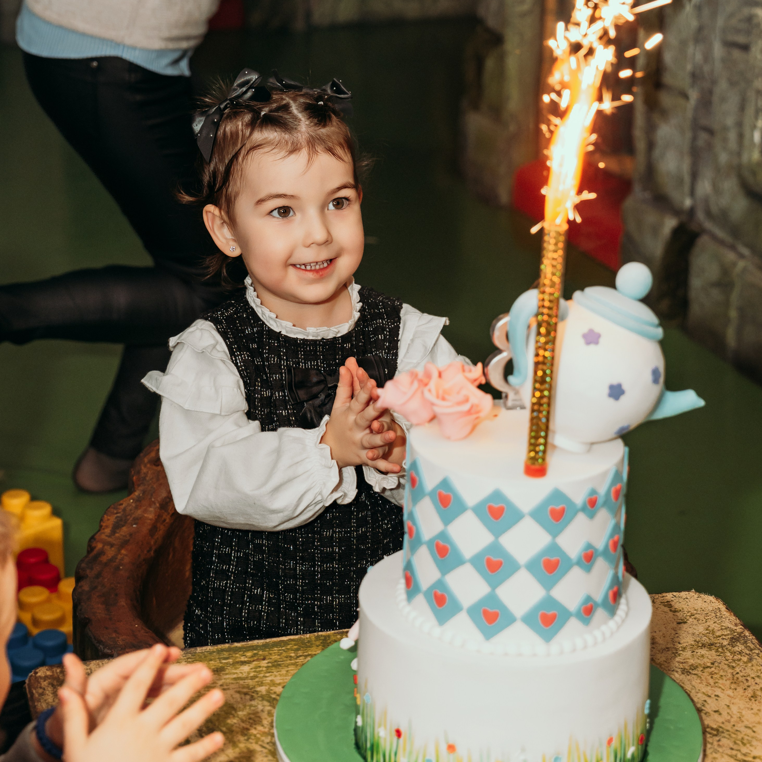 RECENZIJE. DEČIJI FOTOGRAF BEOGRAD|NOVOGODISNJE FOTOGRAFISANJE|CAKE SMASH