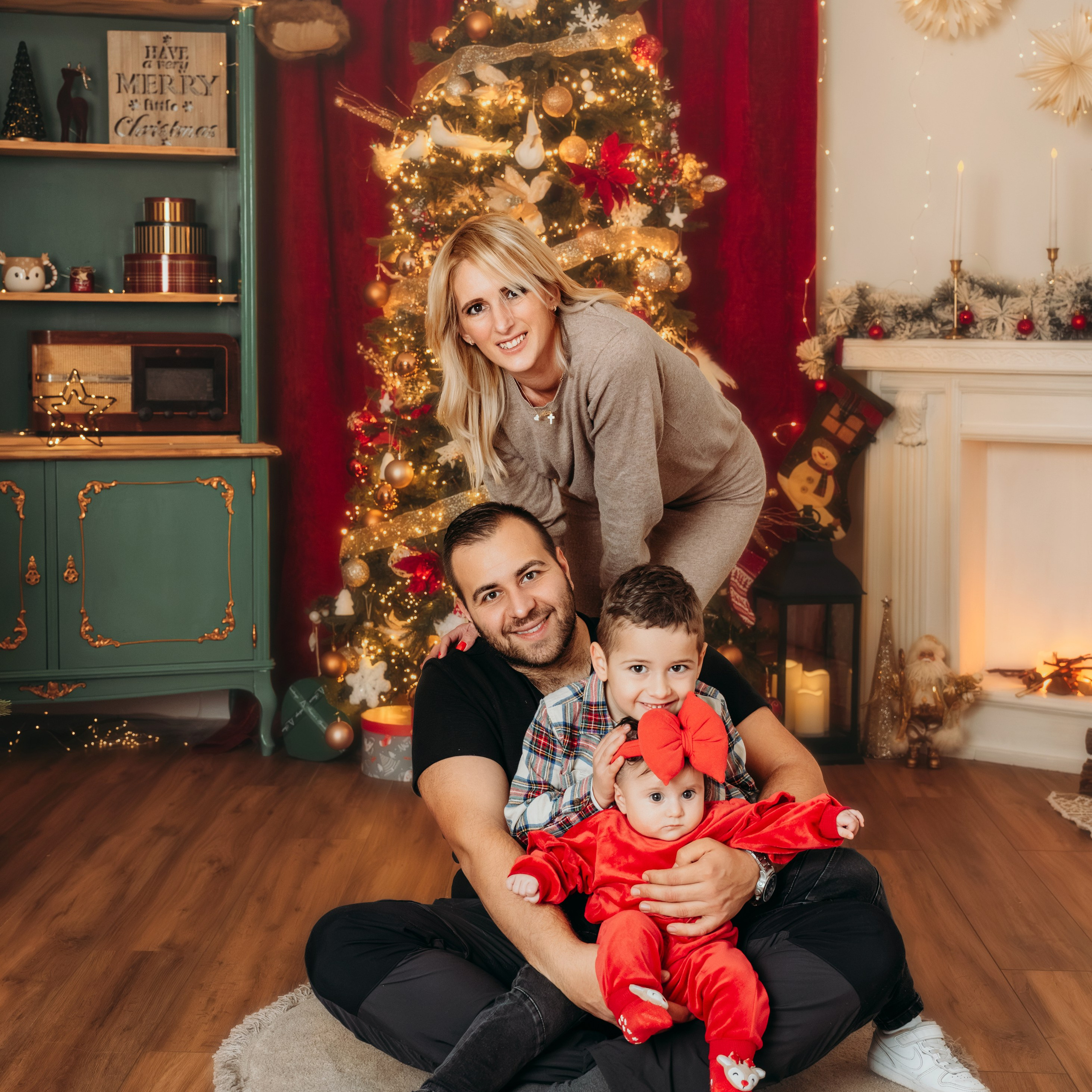 RECENZIJE. DEČIJI FOTOGRAF BEOGRAD|NOVOGODISNJE FOTOGRAFISANJE|CAKE SMASH