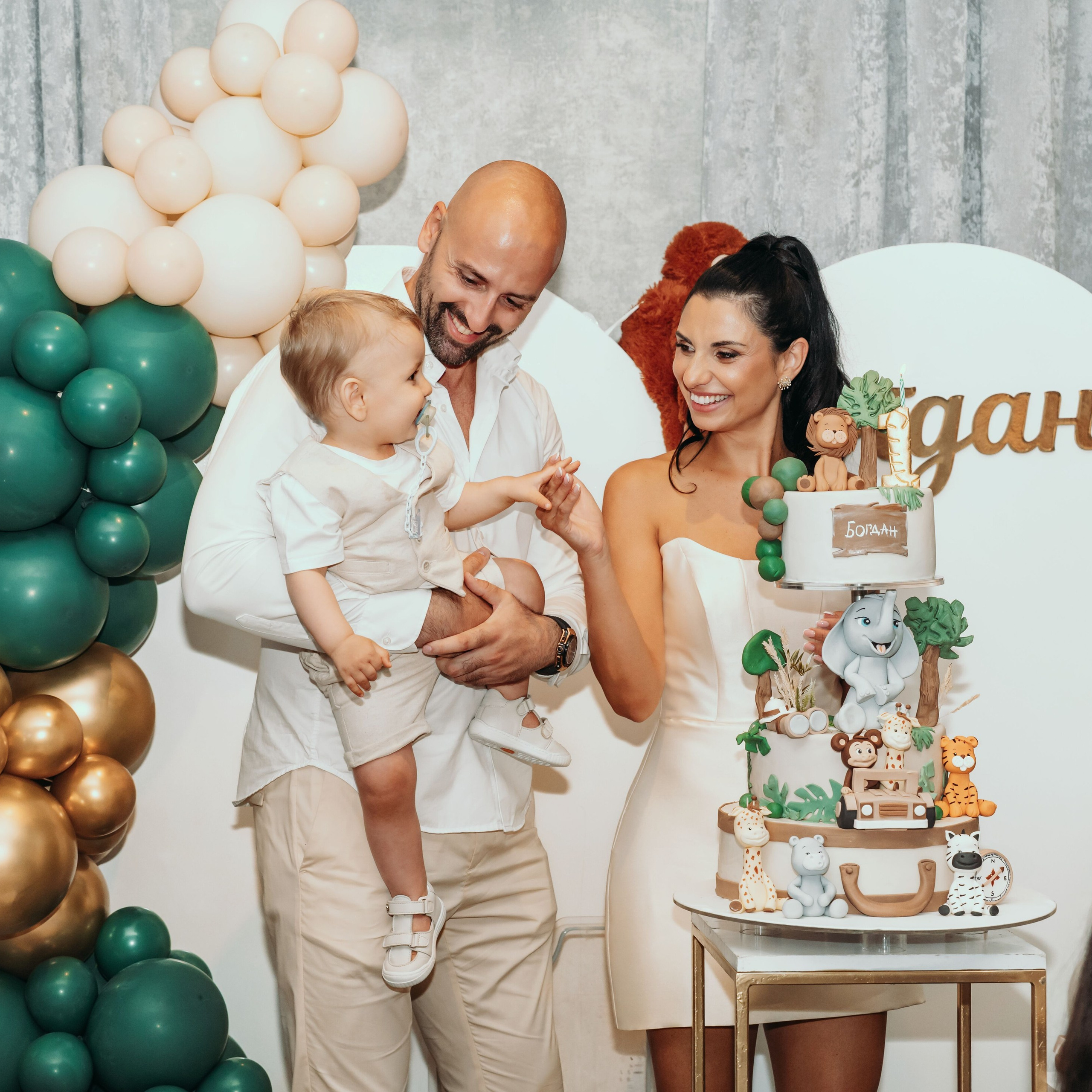 RECENZIJE. DEČIJI FOTOGRAF BEOGRAD|NOVOGODISNJE FOTOGRAFISANJE|CAKE SMASH