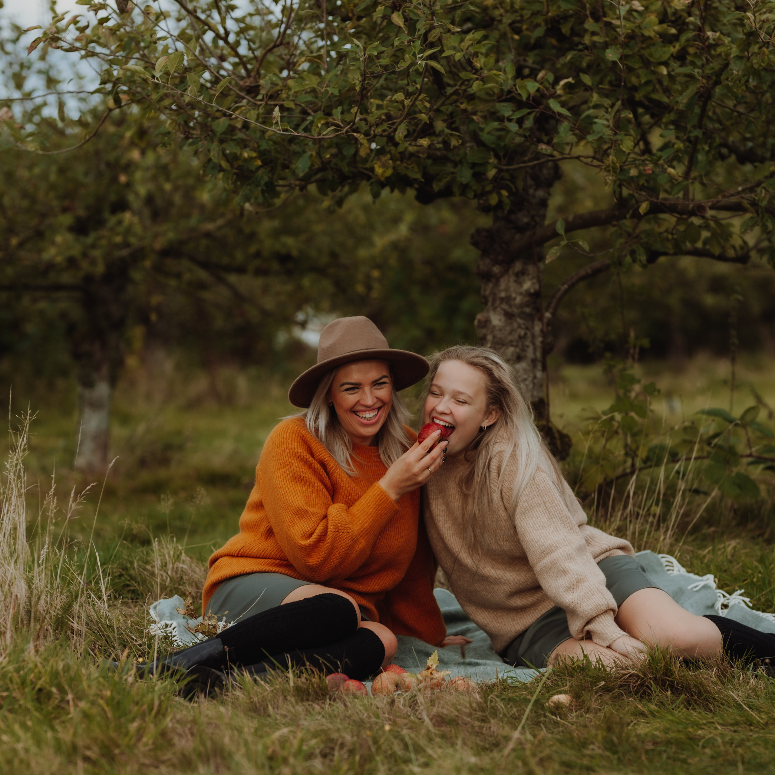 REVIEWS. FAMILY AND WEDDING PHOTOGRAPHER IN LONDON MARINA RIVA