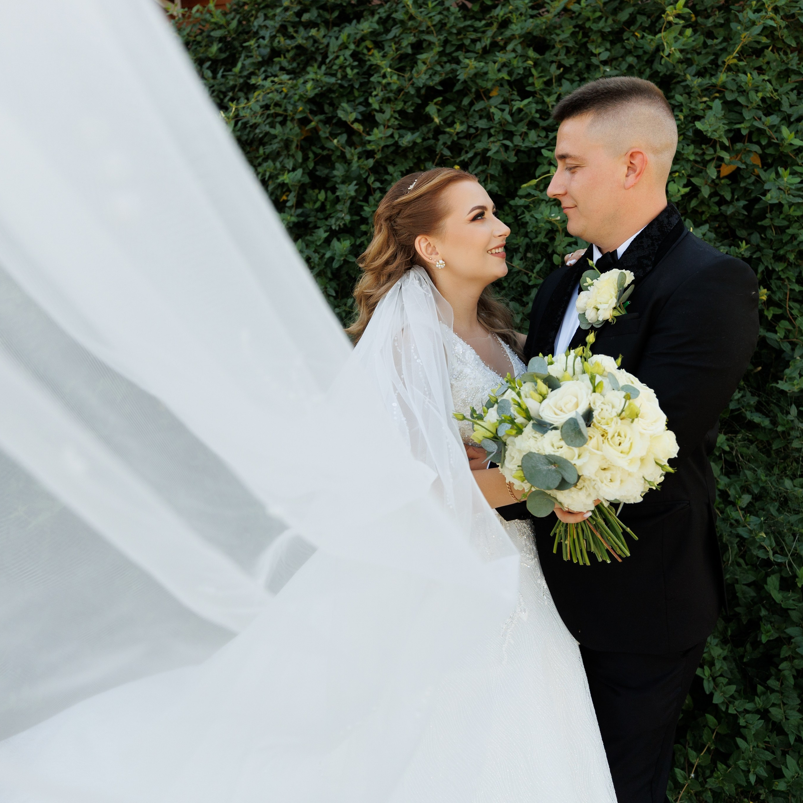 REVIEWS. Photographer Alexandru