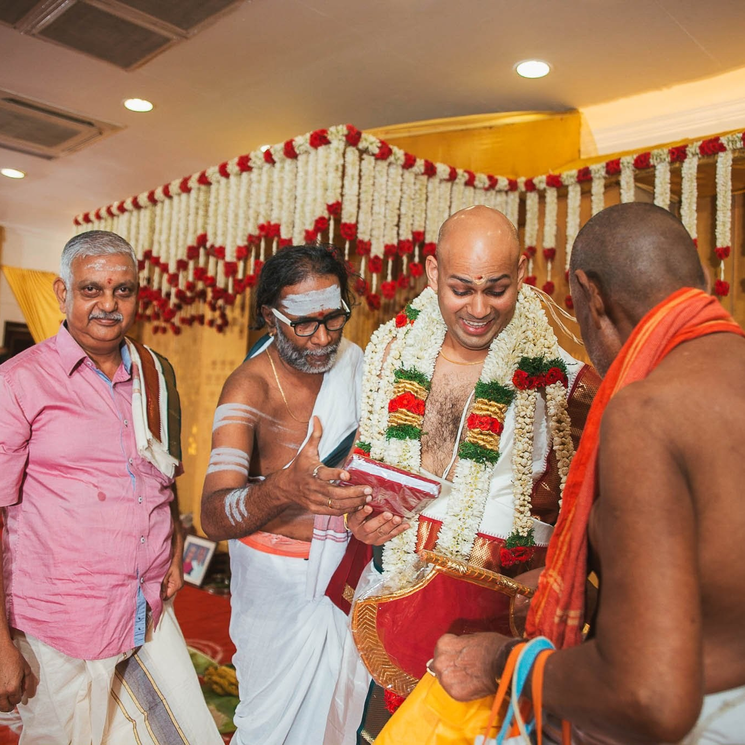 Traditional Brahmin wedding at Mayor Ramanathan Chettiar Hall, Chennai