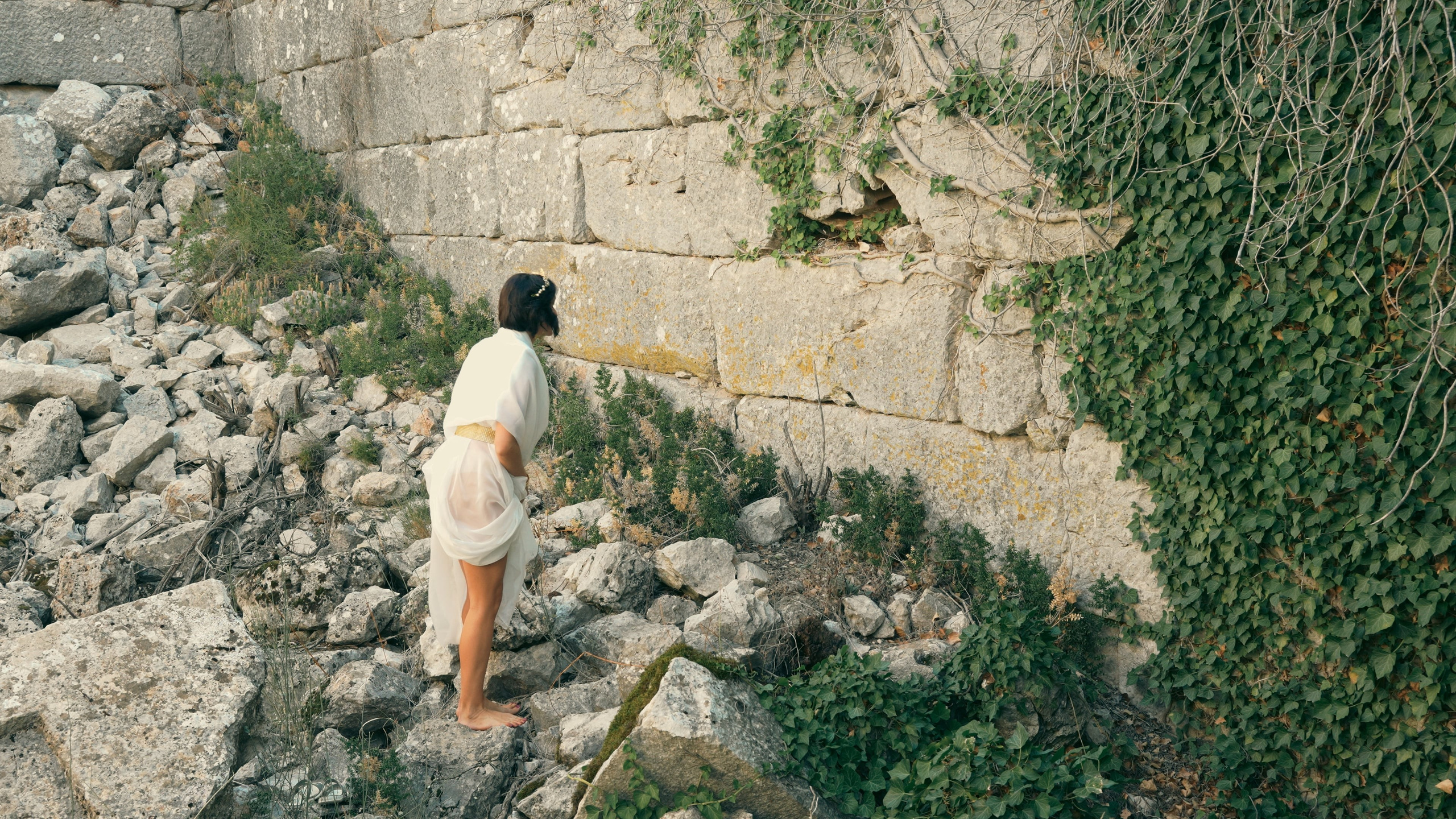 BACKSTAGE. UNRATED PHOTO