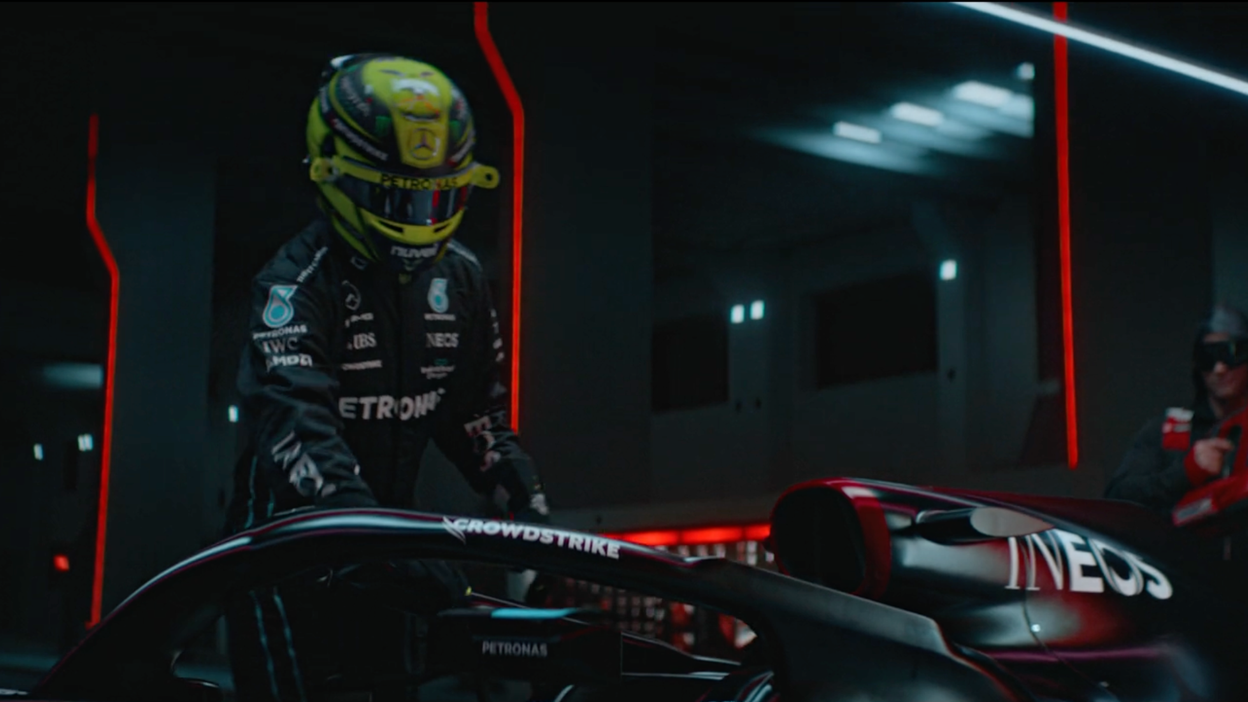 Taking Aim at Mercedes-AMG F1 Boss Toto Wolff in VR with the E-Team!