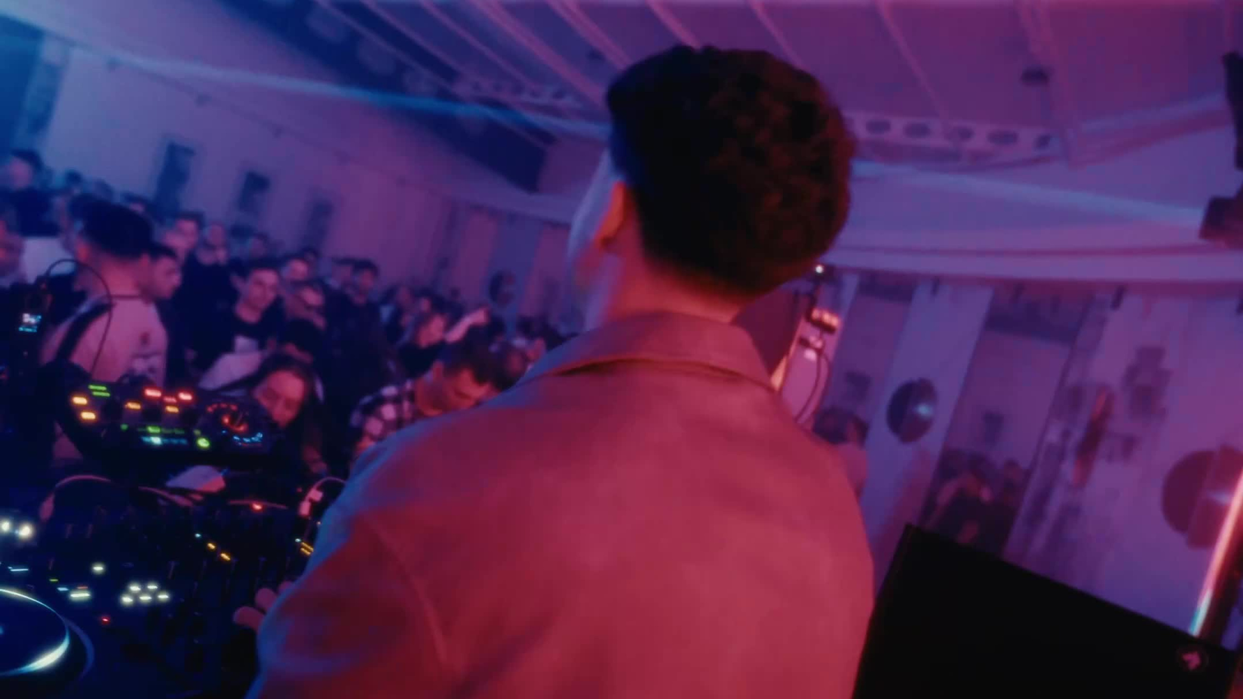 One-Takes DJ & Artiști - Video