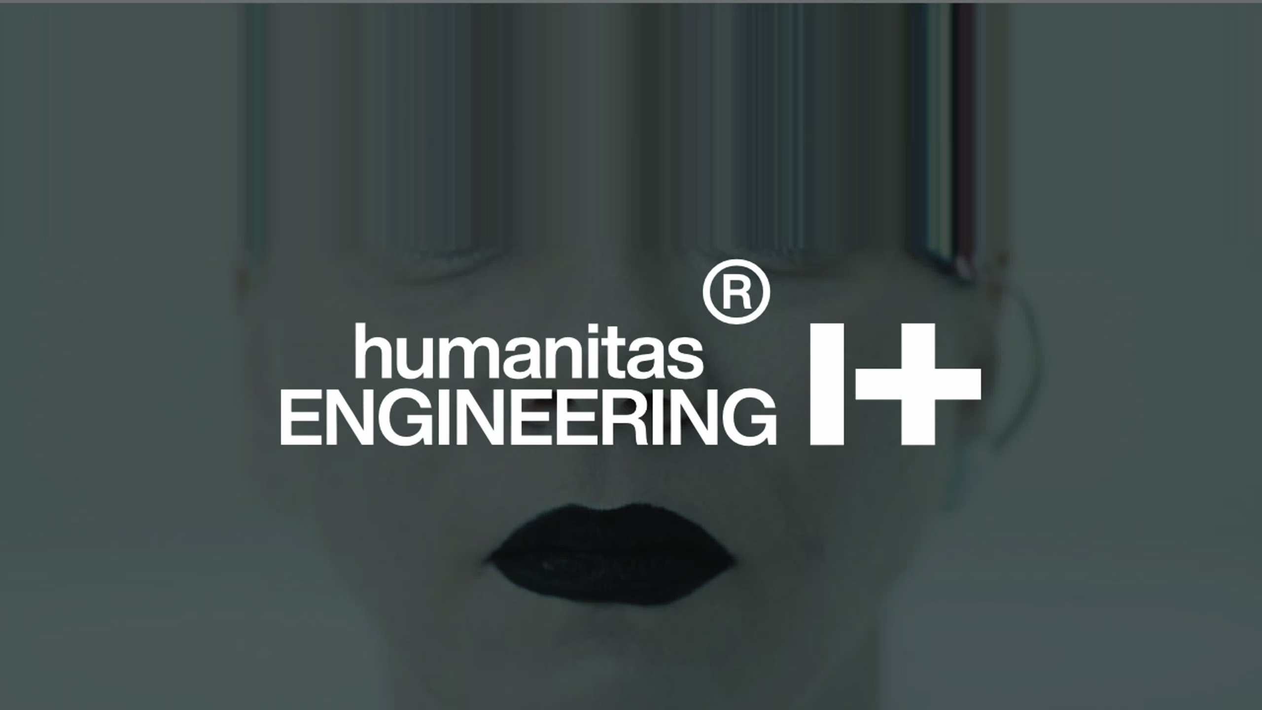 Киноработы оператора, режиссёра, монтажера и выдумщика Ивана Черных. Стрит-фотография, полная абсурда, идиотизма и красоты