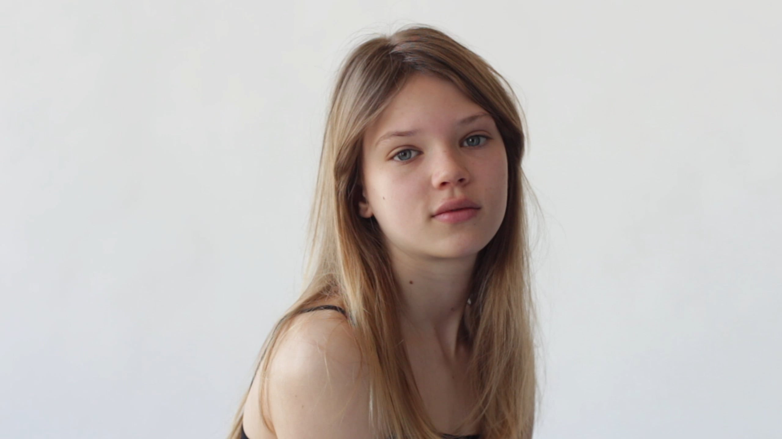 MOTION. Portrait Photographer in Brussels & Amsterdam — Victoria Ushkanova