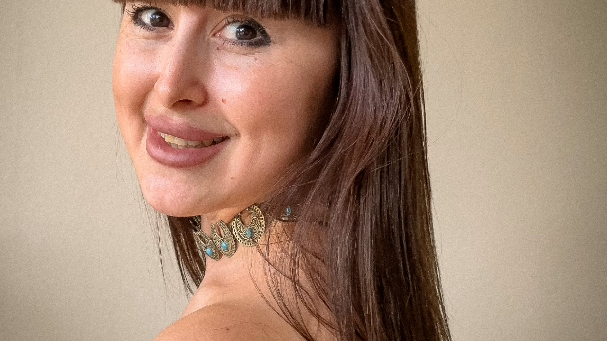 Video stories. Online/offline mobile photographer from Australia Olga Conacher