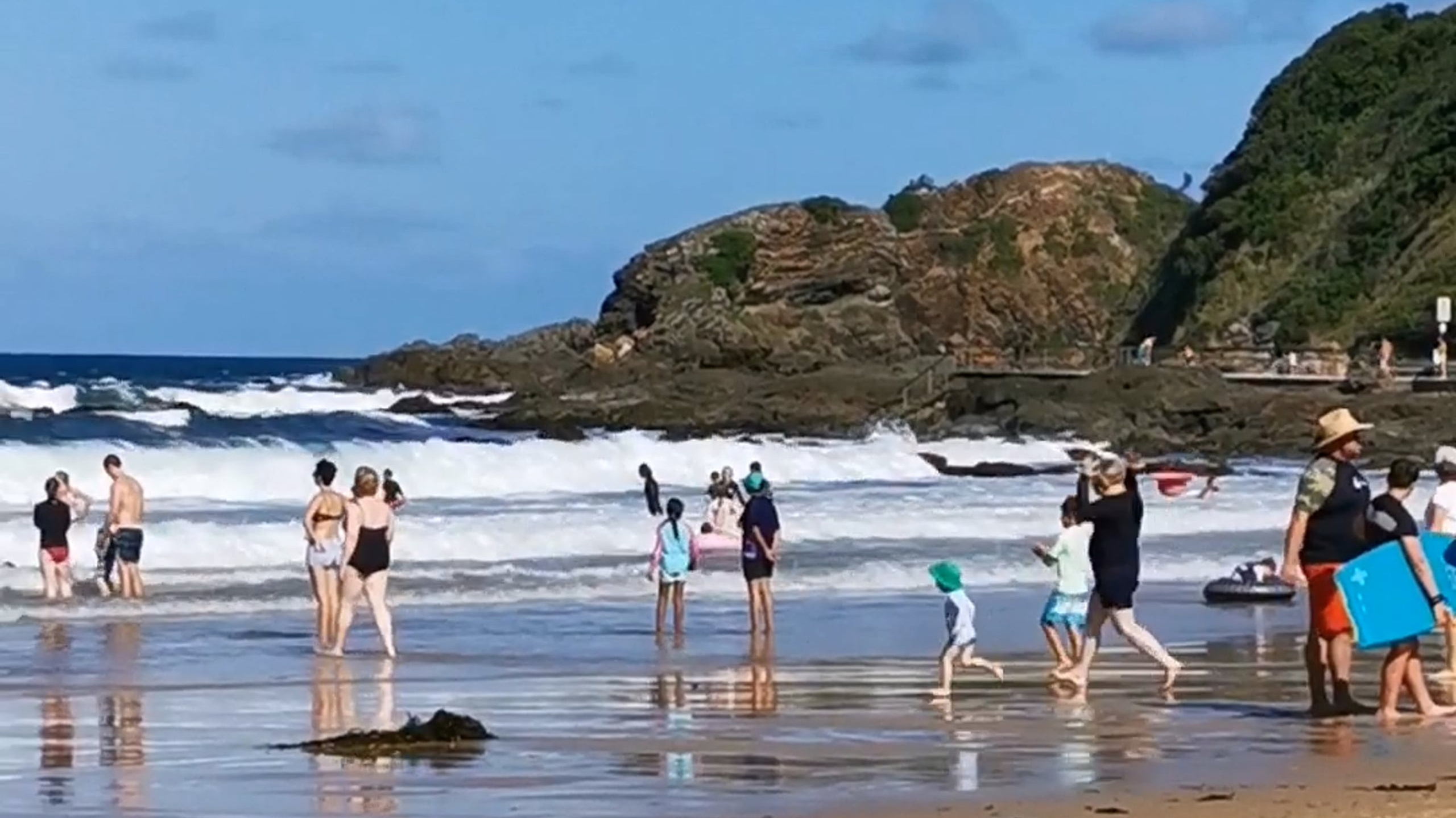 Video stories. Online/offline mobile photographer from Australia Olga Conacher