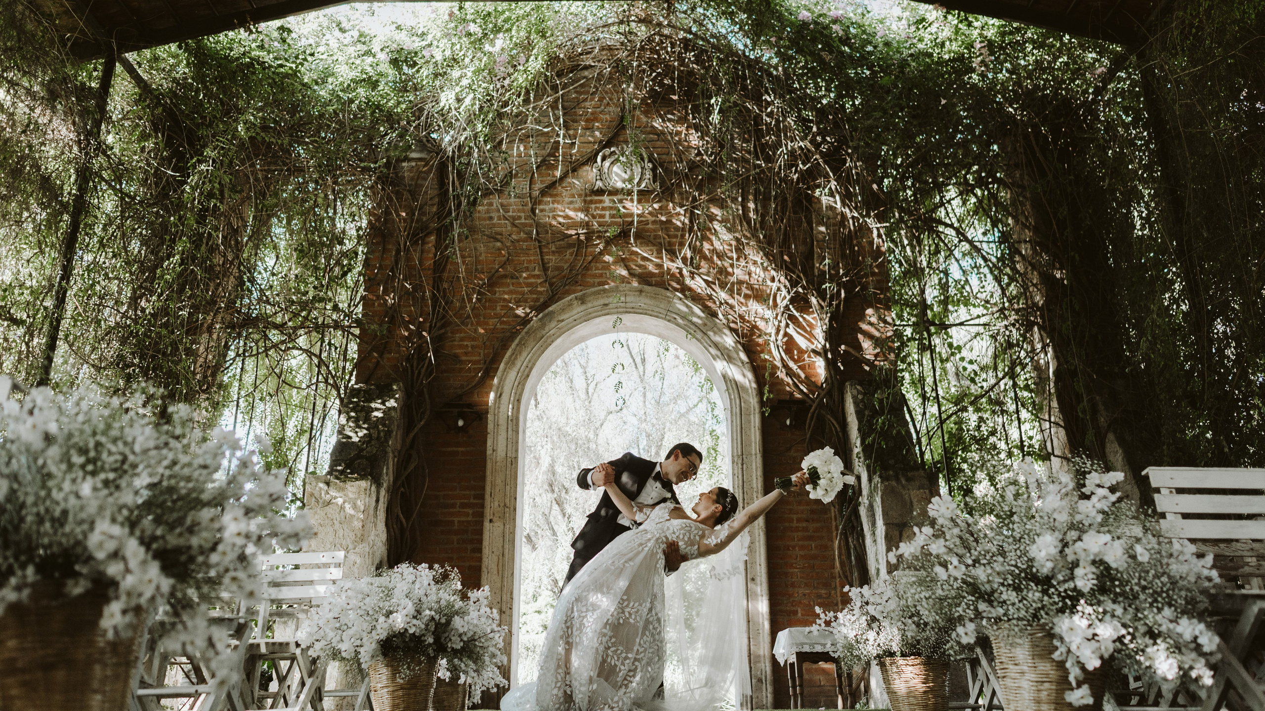 WEDDING PHOTOS