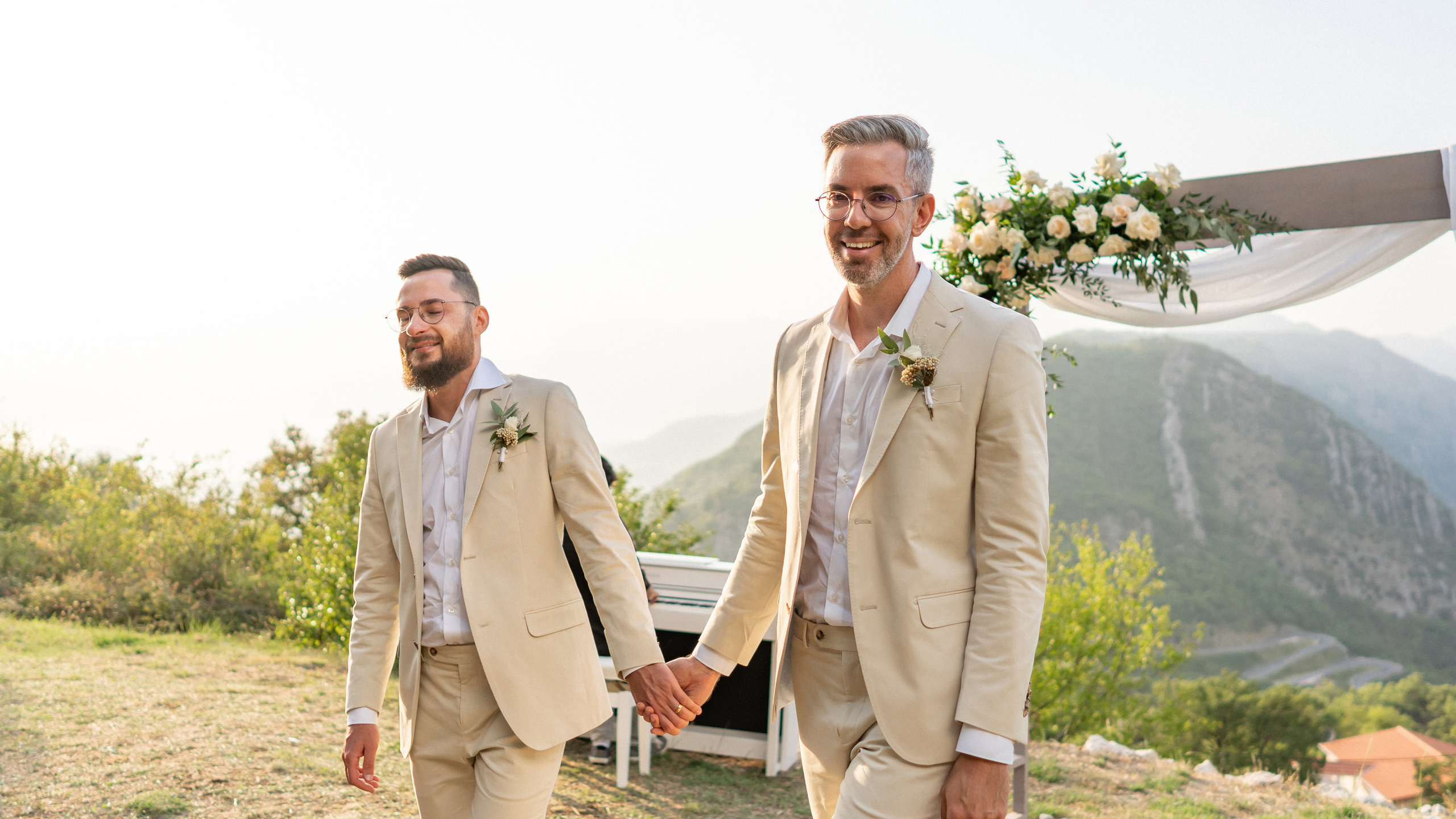 Homohuwelijksceremonie in de Baai van Kotor