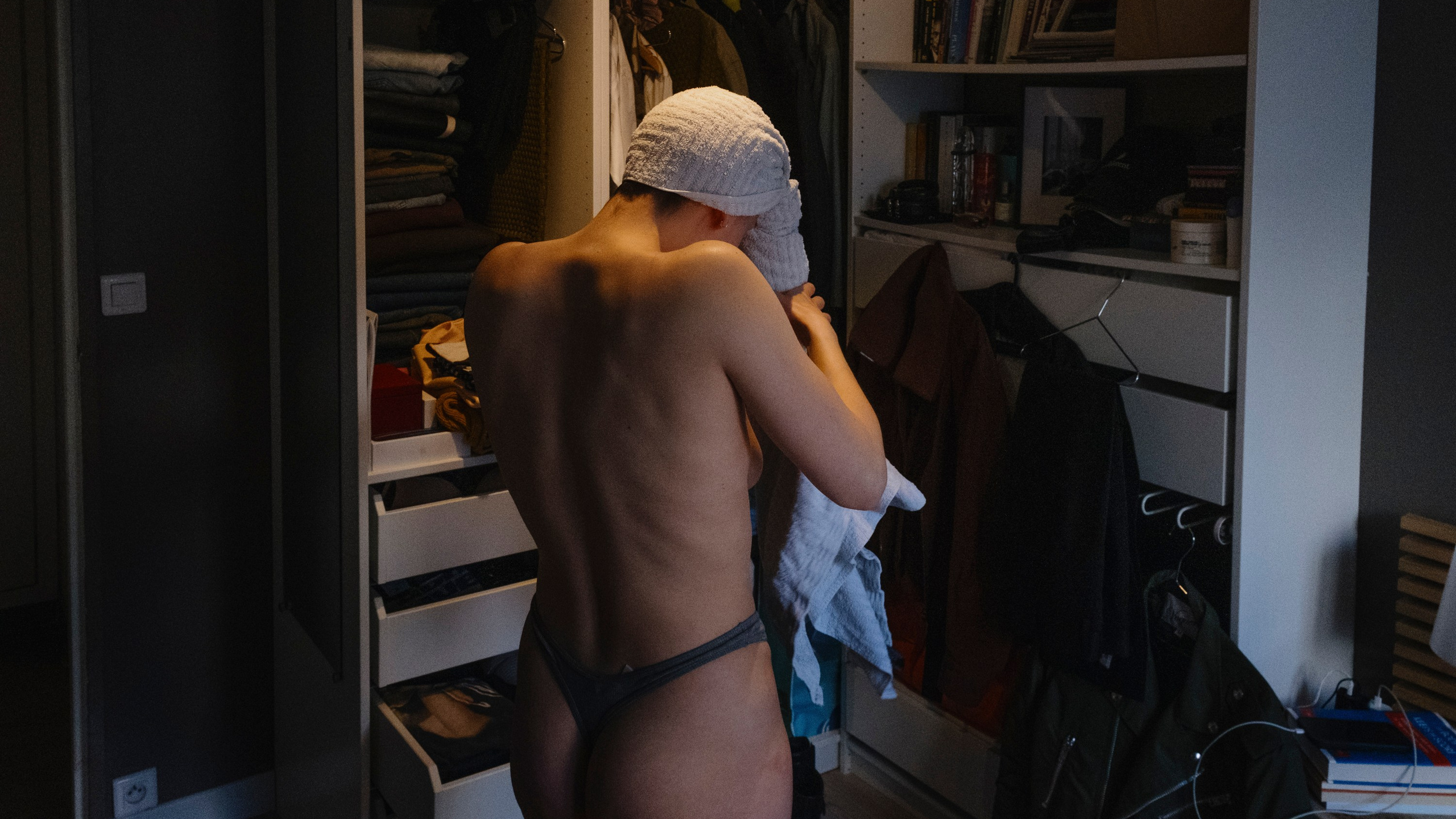 Ukrainian woman in Paris. Dara Petrova