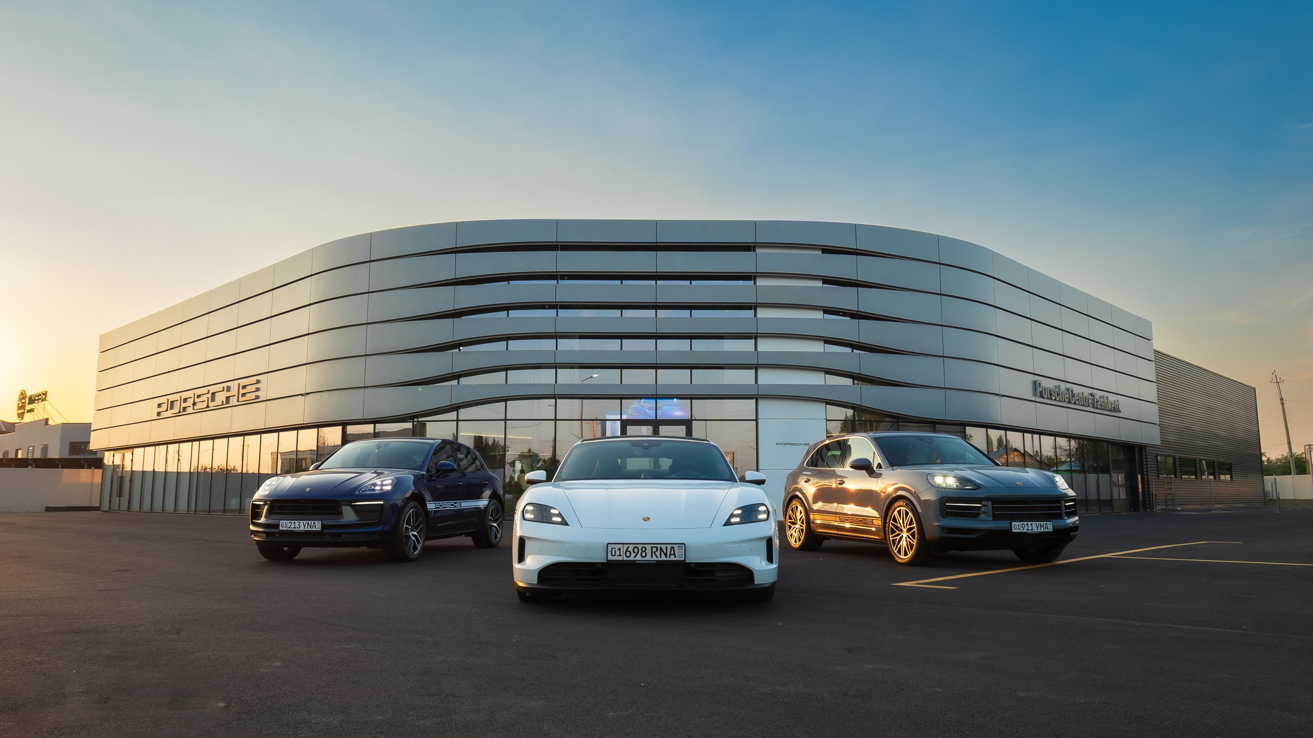 PORSCHE STUDIO