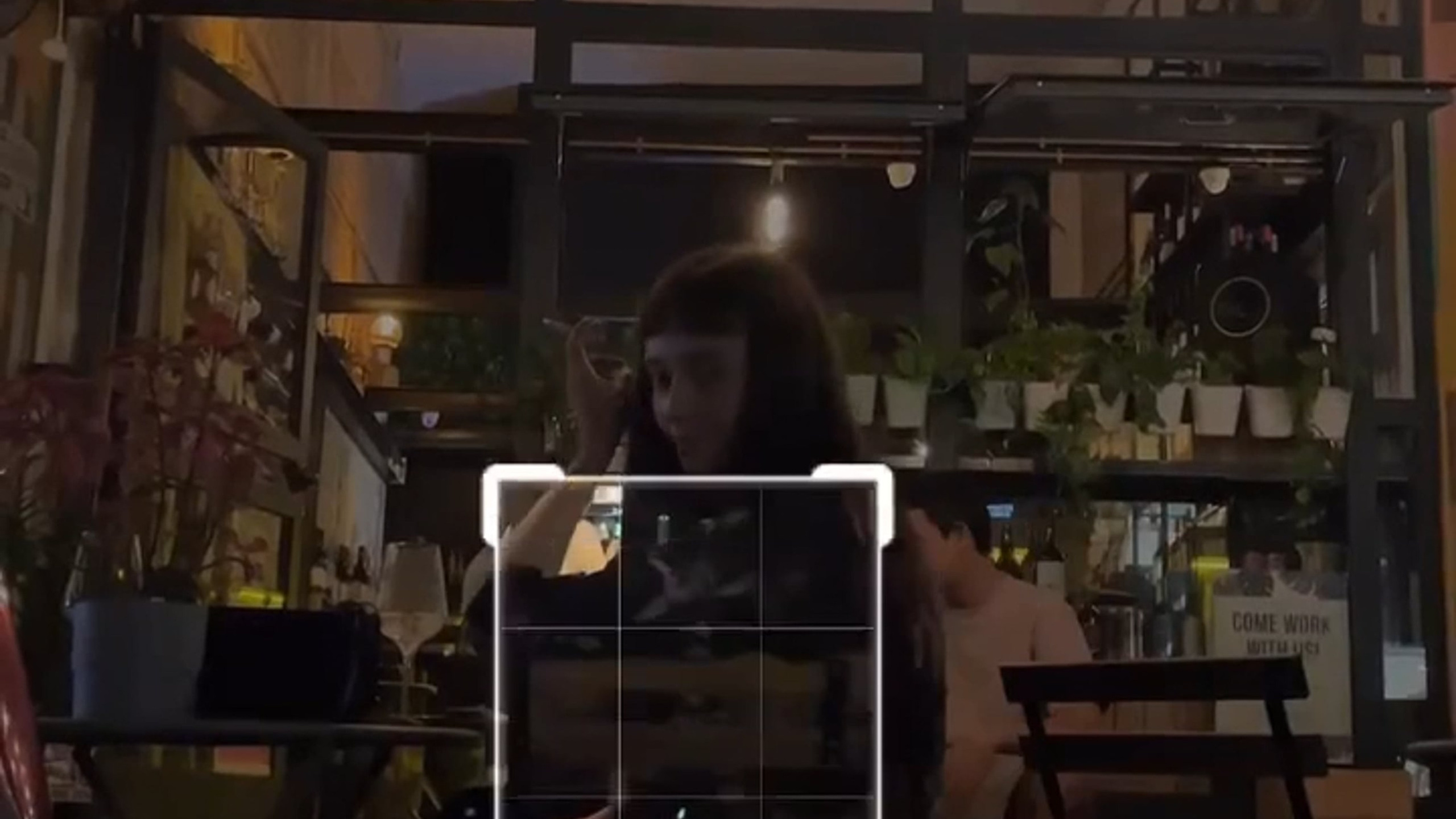 VIDEO. Film portrait photographer