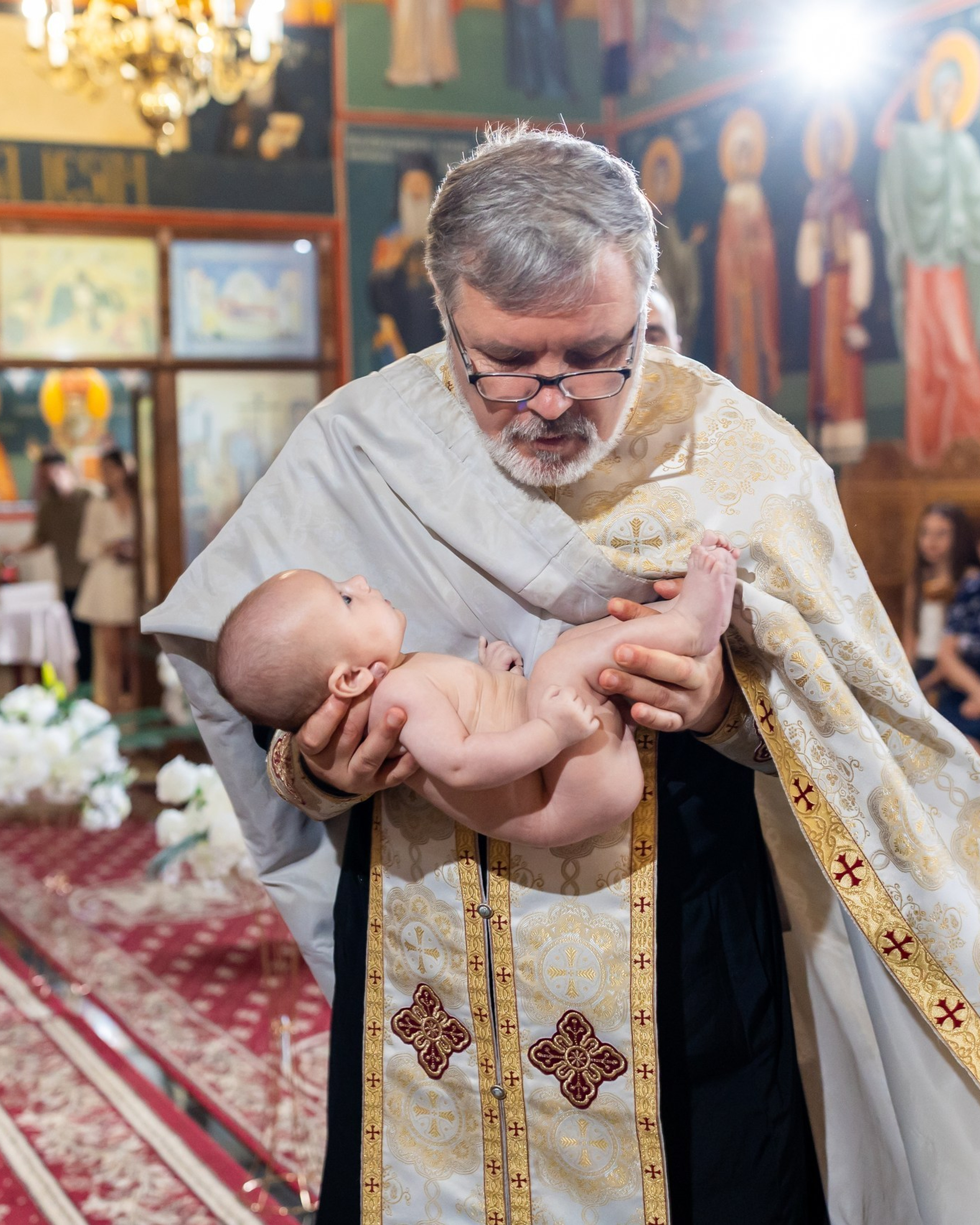 Botez Adam George – Fotograf botez Biserica Ziua Crucii & Imperia Cucorani Botoșani | AlinoFotoStudio