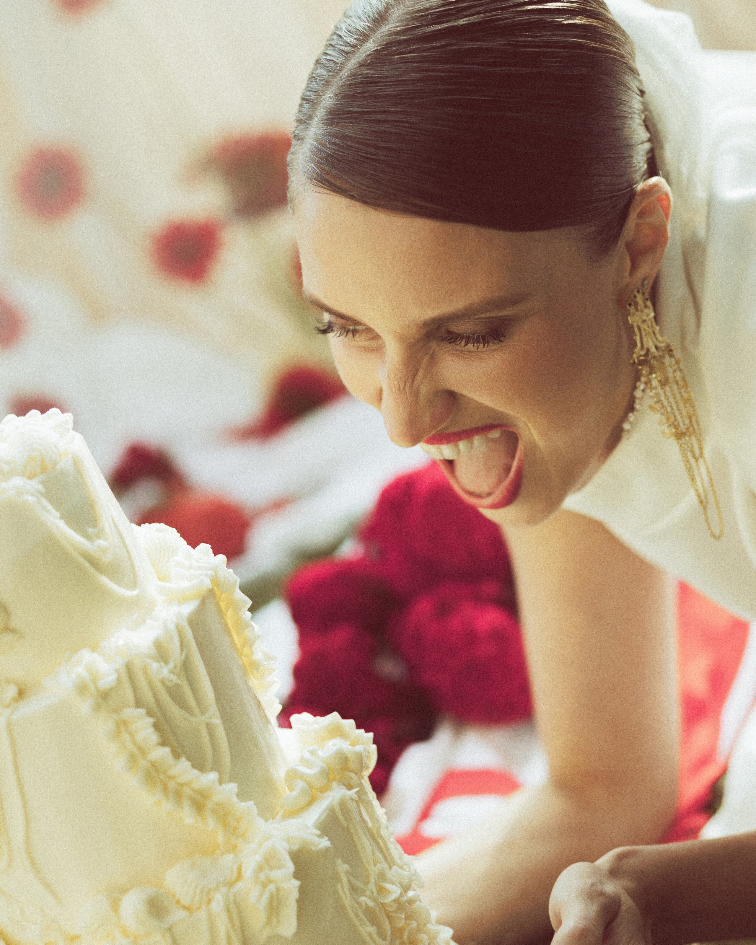 Julia&nbsp;— Red Wedding Editorial on&nbsp;Lake Como