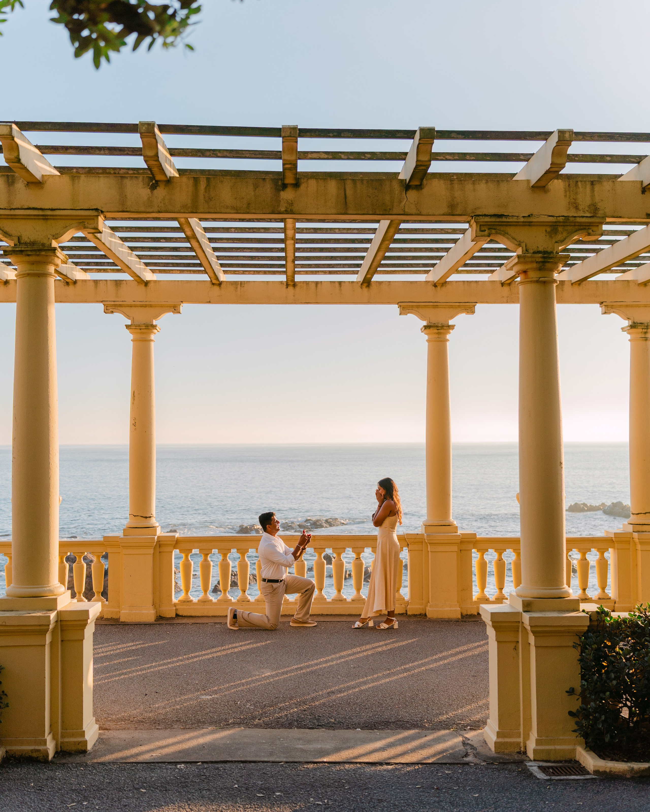 Wedding proposal at&nbsp;Praia do&nbsp;Molhe