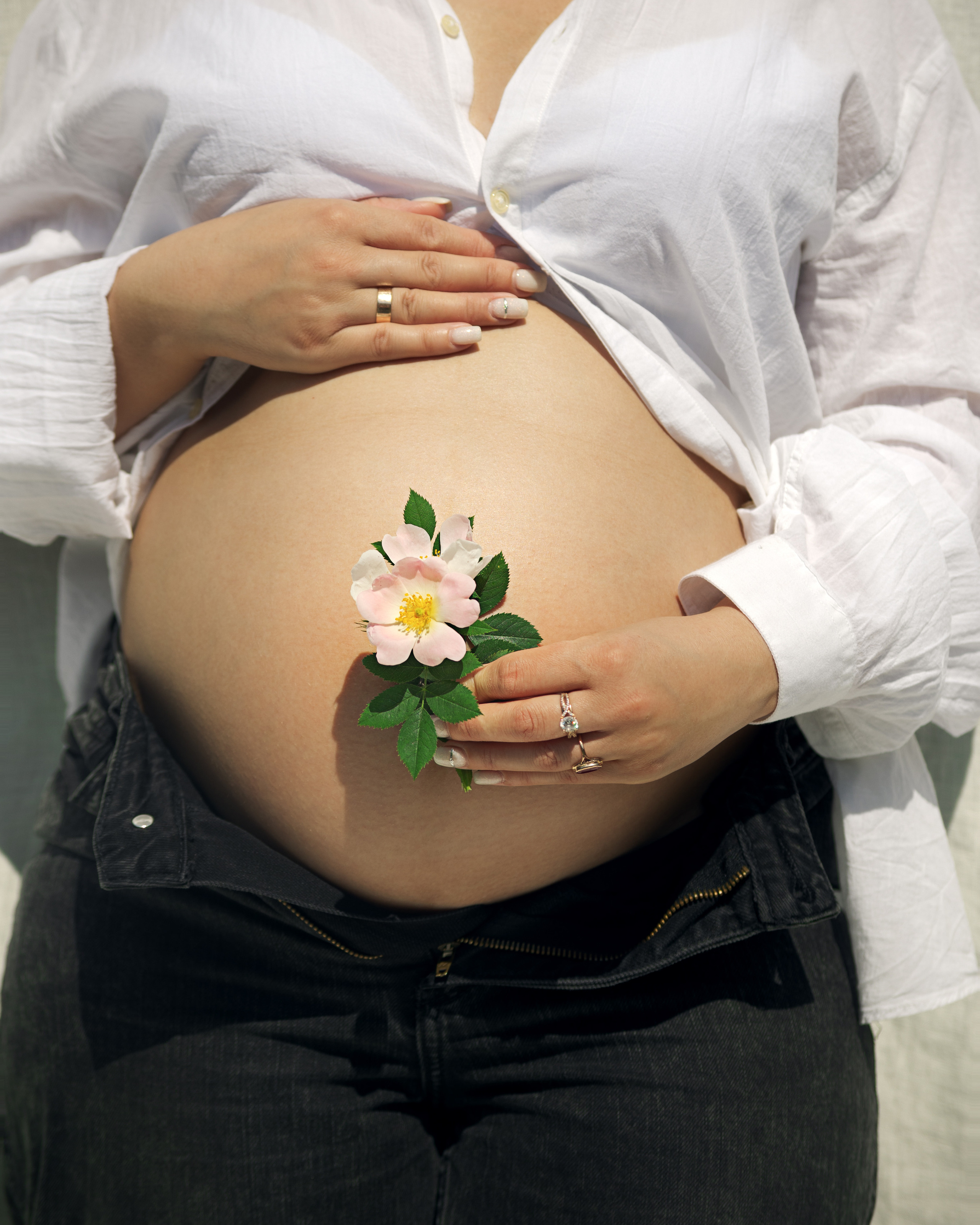 Sesja ciążowa w&nbsp;minimalistycznym Stylu