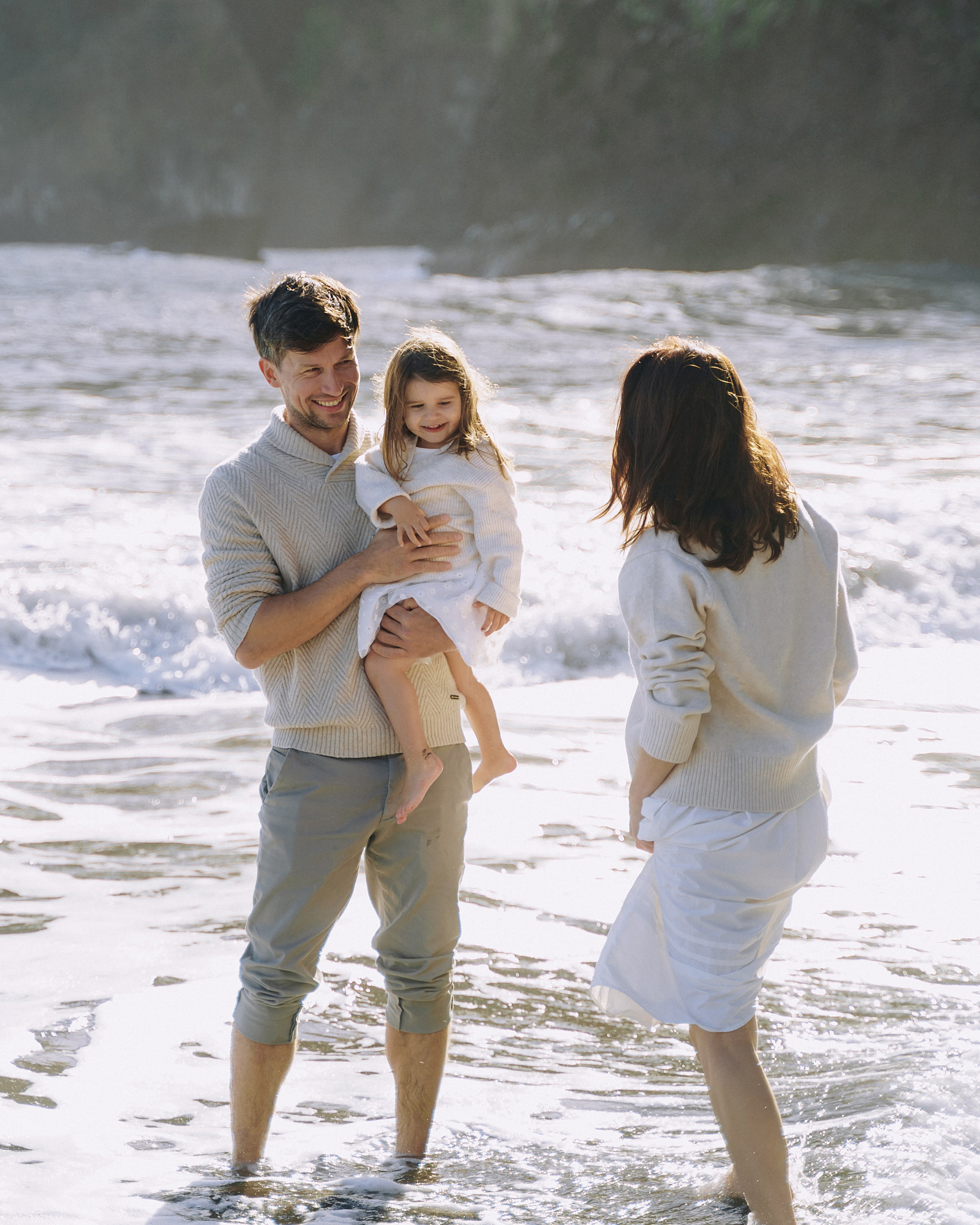 Miroslava, Pavel and Laura, Seixal beach