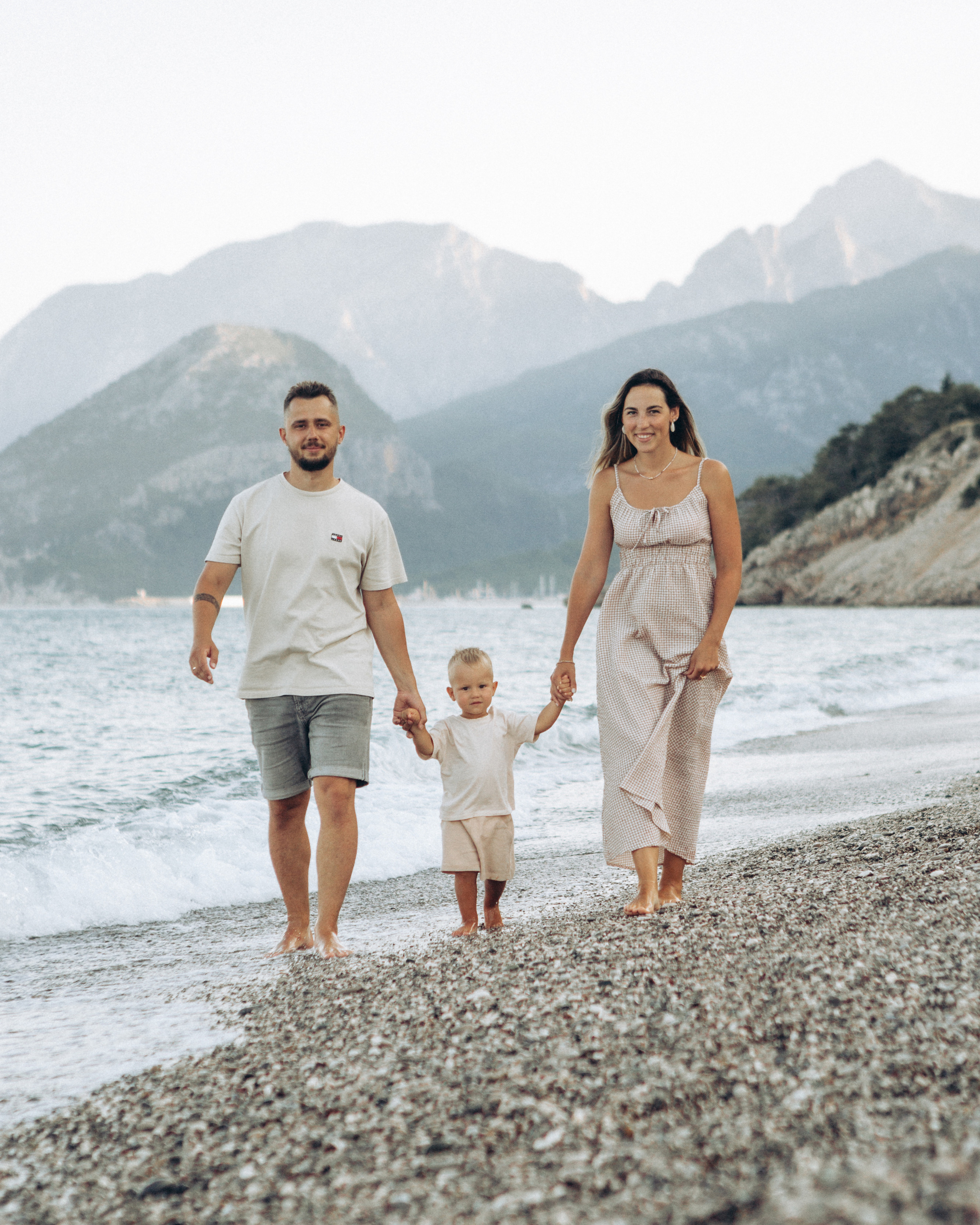 Евгений Анастасия Ваня