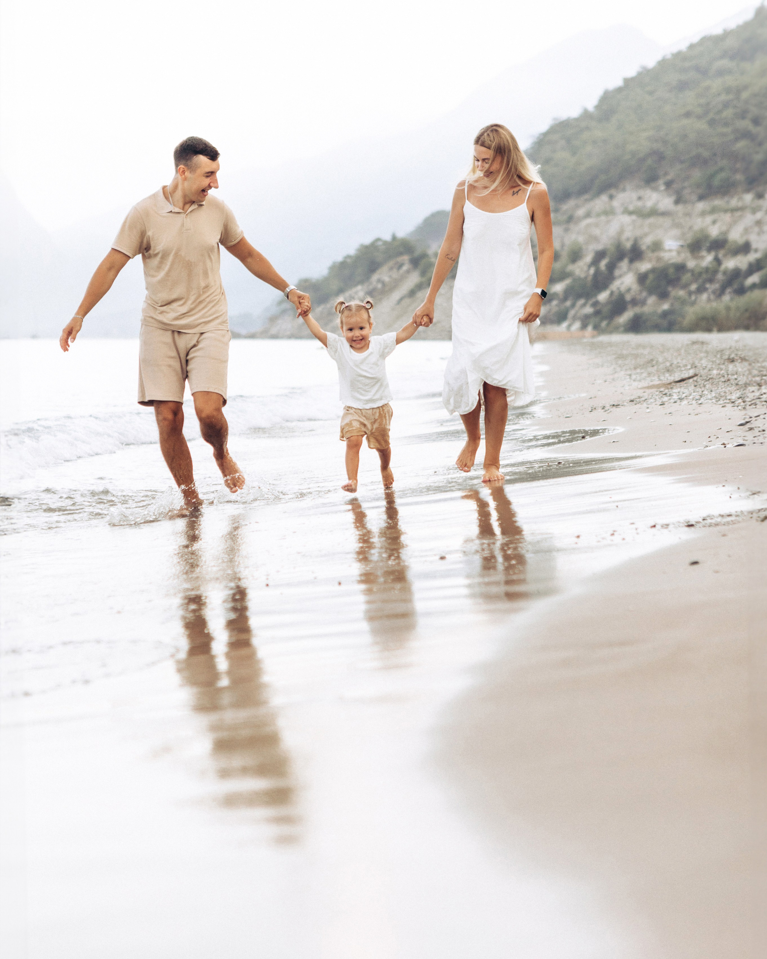 Семейная фотосессия на пляже Анталии