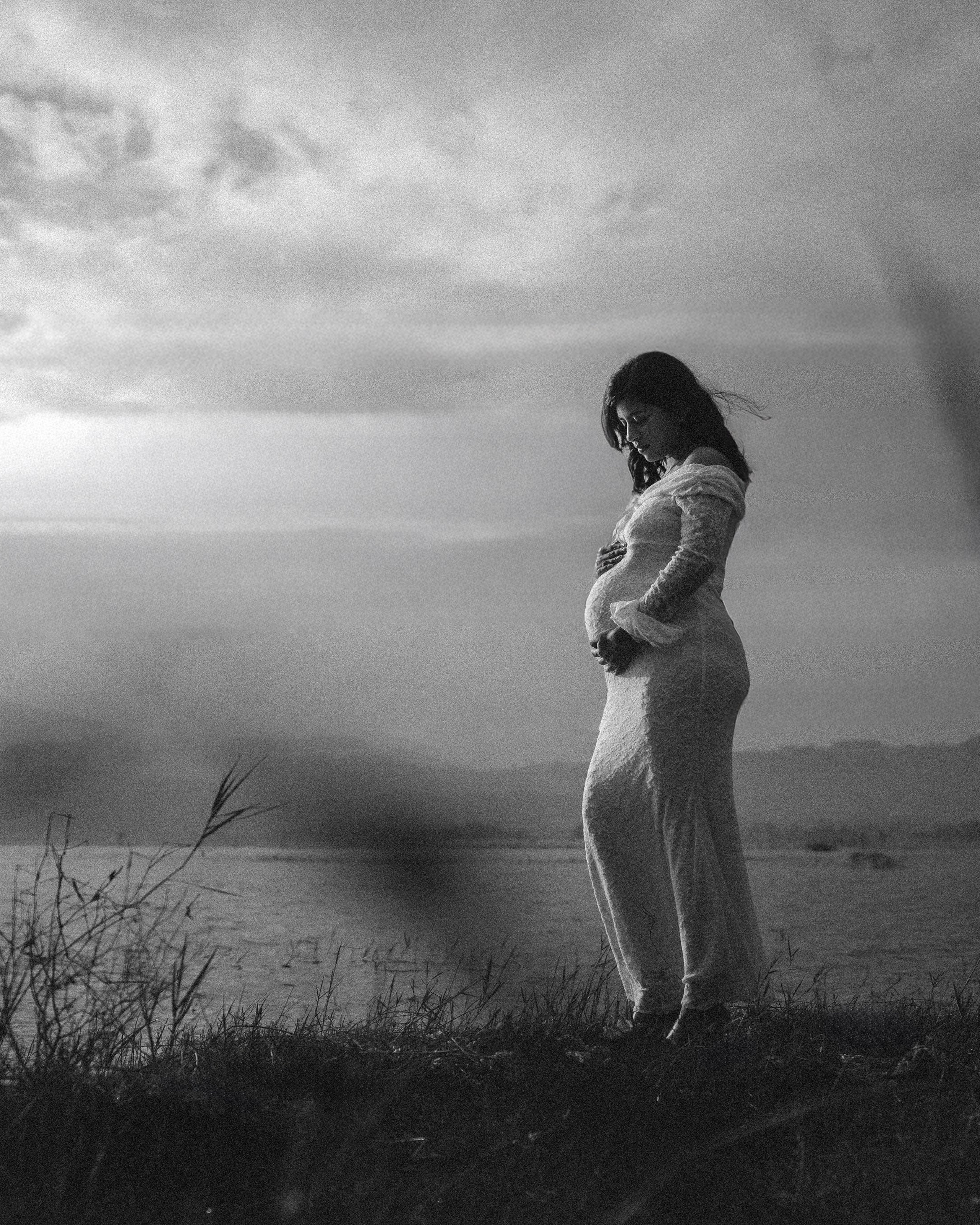 MATERNITY PHOTOSHOOT