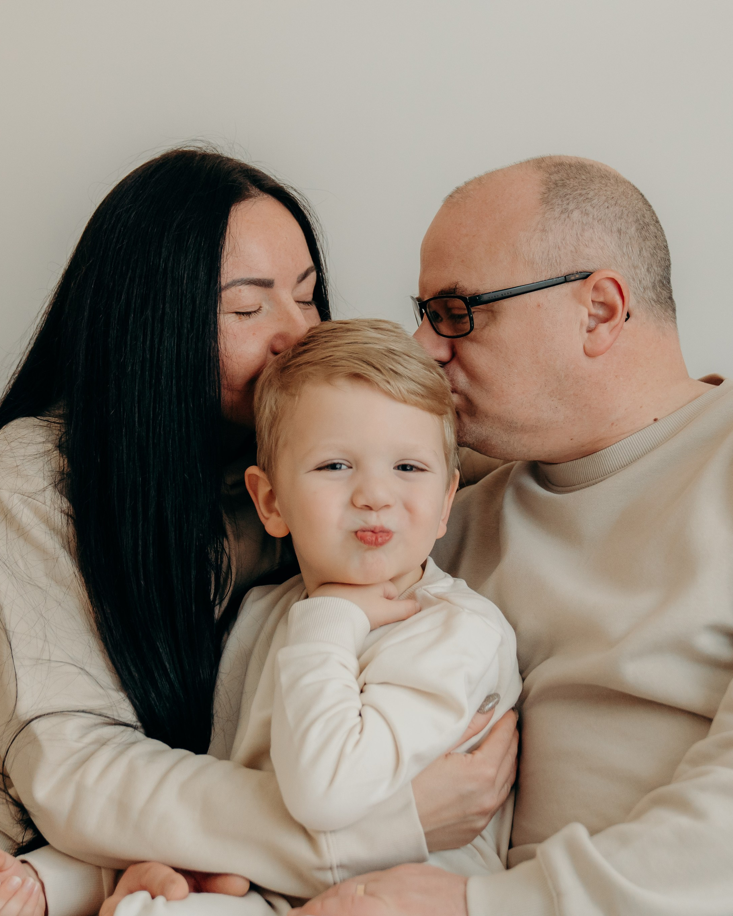 Derbyshire Family. New Year in-home photo session, Washington
