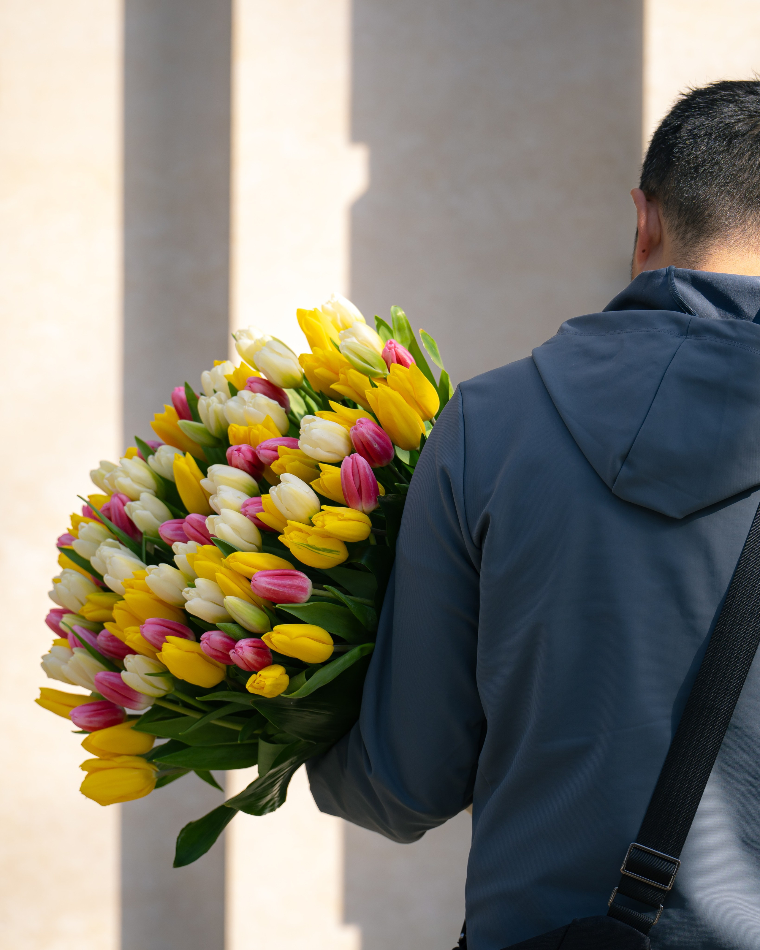 Как мужчины готовились к 8 марта