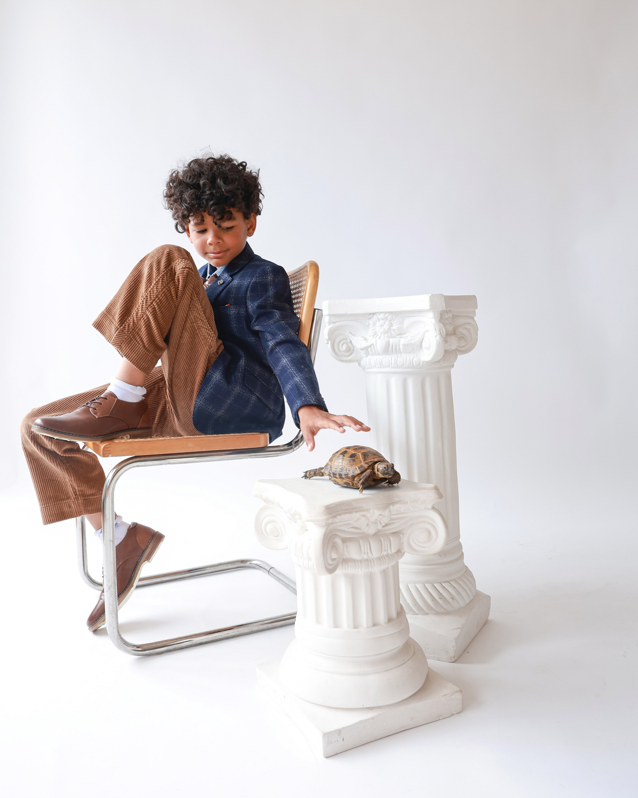 PETS&PEEPS x HOOLIGANS MAGAZINE