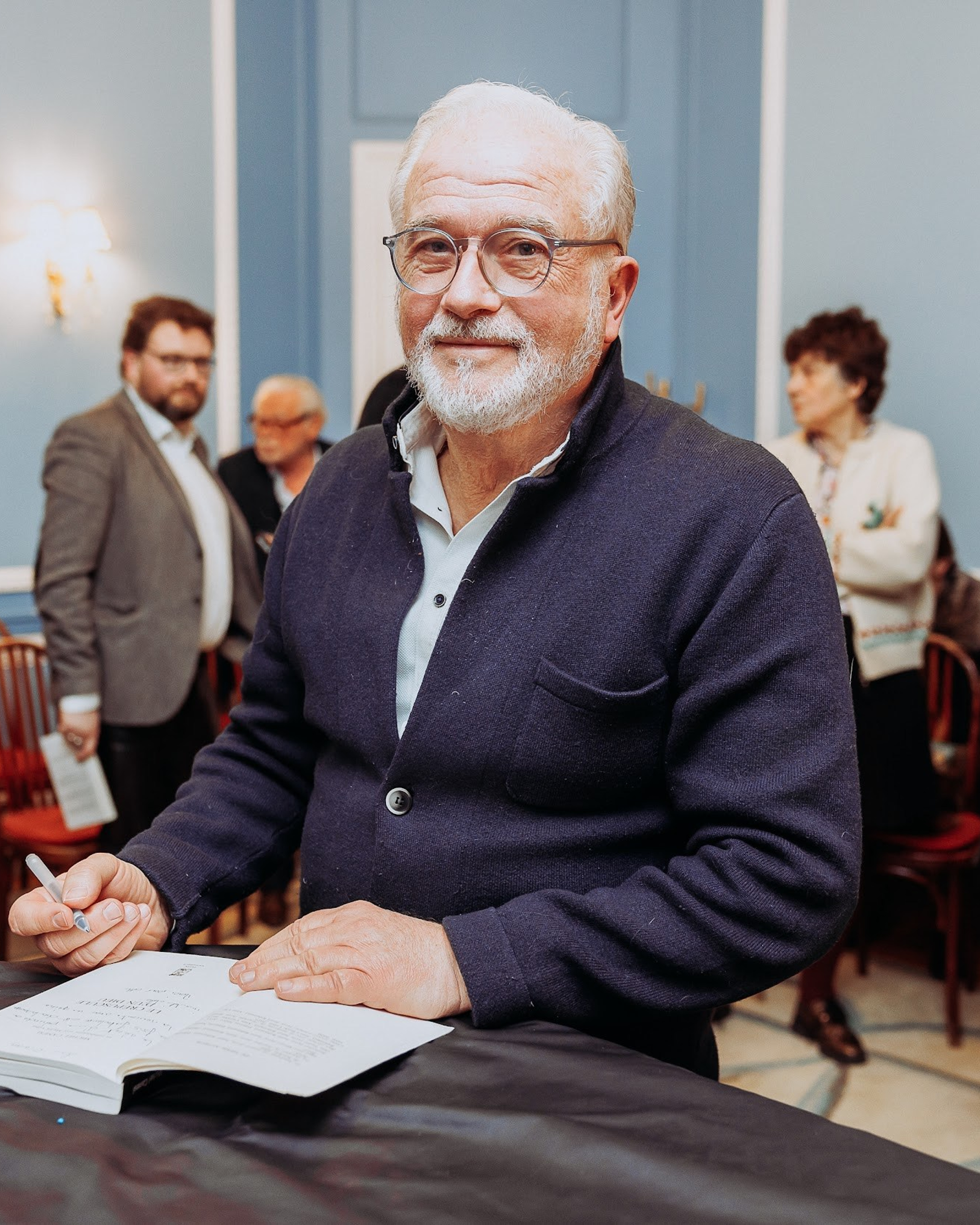 Michel Canesi à la présentation de son livre (éditions Plon).