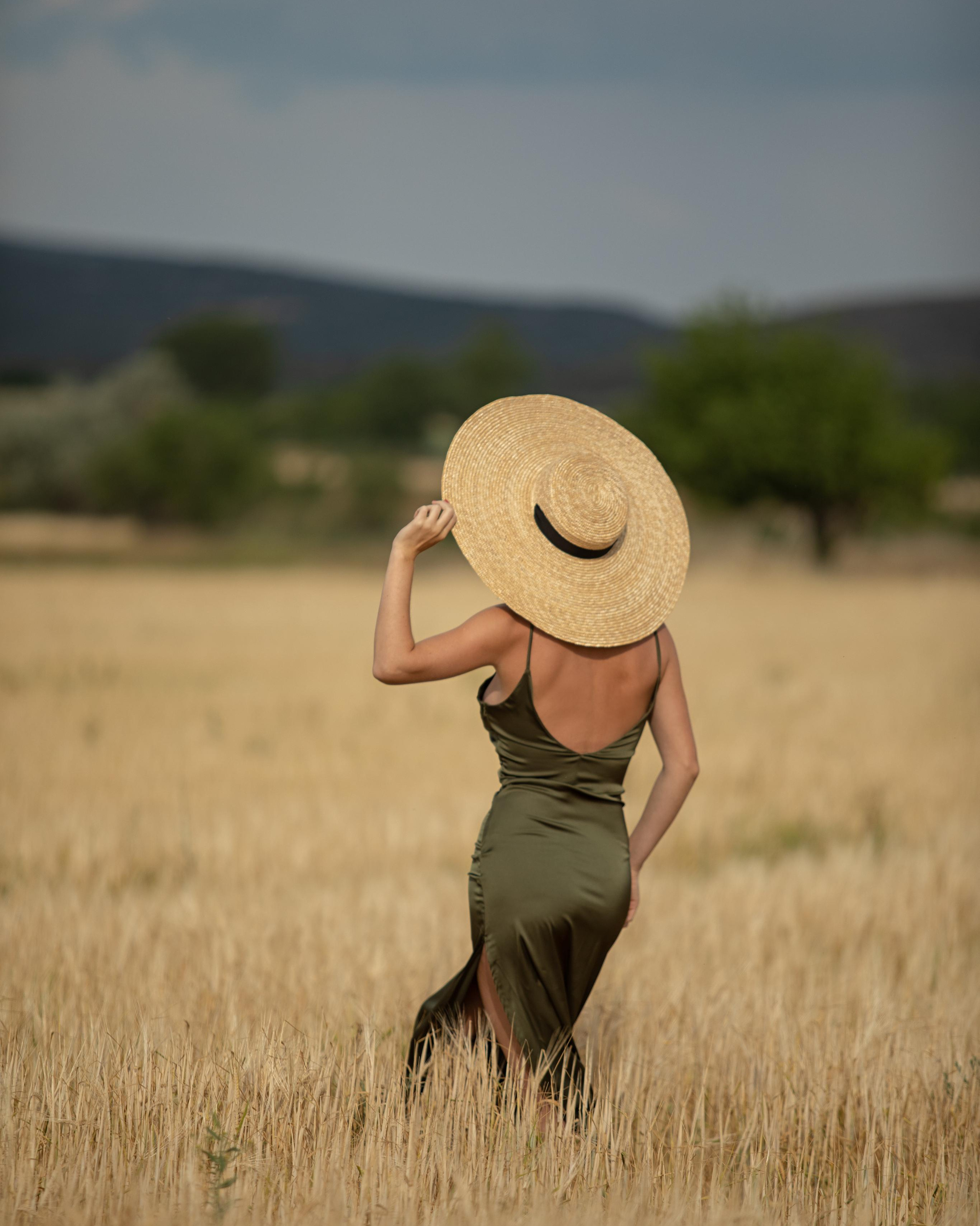 Фотосессия в пшеничном поле