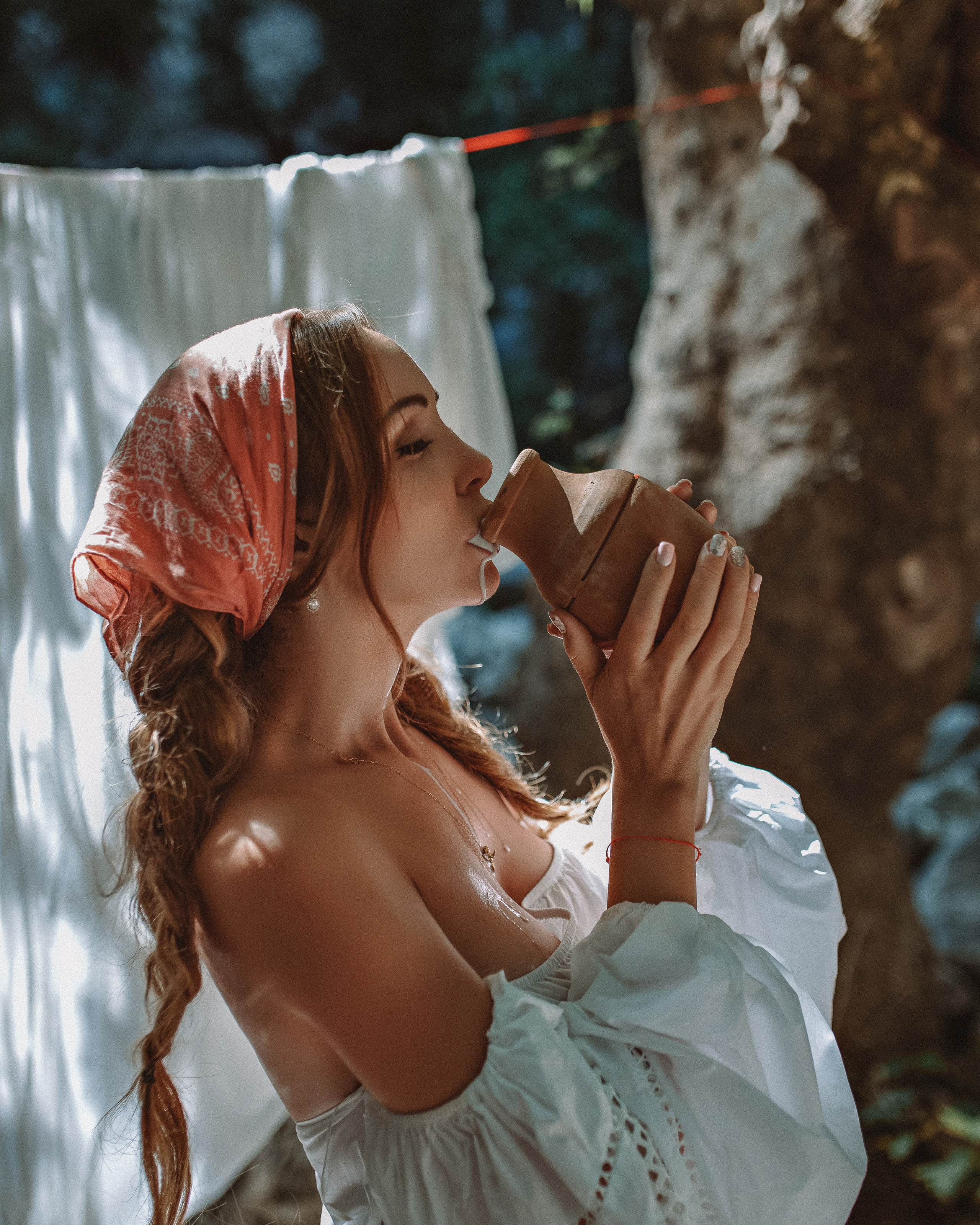 Девушка с кувшином